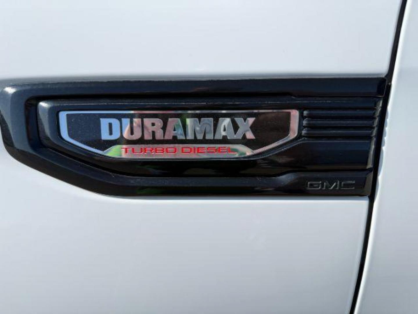 2021 Summit White /Jet Black GMC Sierra 1500 4WD Crew Cab Short Box Elevation (3GTU9CET8MG) with an Duramax 3L I-6 diesel direct injection engine, AUTOMATIC transmission, located at 1235 N Woodruff Ave., Idaho Falls, 83401, (208) 523-1053, 43.507172, -112.000488 - At Timberline Auto, finding a great deal on your next vehicle is always easy! Our experienced sales staff's goal is to help find you the right vehicle at the right price! Our knowledgeable finance department has options for almost any credit score. We offer extended service contract options to prote - Photo#11