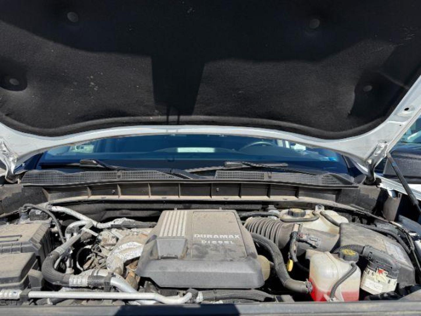 2021 Summit White /Jet Black GMC Sierra 1500 4WD Crew Cab Short Box Elevation (3GTU9CET8MG) with an Duramax 3L I-6 diesel direct injection engine, AUTOMATIC transmission, located at 1235 N Woodruff Ave., Idaho Falls, 83401, (208) 523-1053, 43.507172, -112.000488 - At Timberline Auto, finding a great deal on your next vehicle is always easy! Our experienced sales staff's goal is to help find you the right vehicle at the right price! Our knowledgeable finance department has options for almost any credit score. We offer extended service contract options to prote - Photo#23