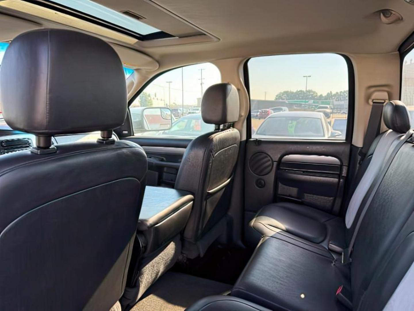 2005 BLACK /LEATHER Dodge Ram 3500 (3D7LS38CX5G) with an 59 engine, Automatic transmission, located at 1175 N Woodruff Ave, Idaho Falls, ID, 83401, 43.506901, -111.999657 - At Timberline Auto, finding a great deal on your next vehicle is always easy! Our experienced sales staff's goal is to help find you the right vehicle at the right price! Our knowledgeable finance department has options for almost any credit score. We offer extended service contract options to prote - Photo#19