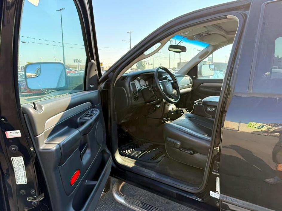 2005 BLACK /LEATHER Dodge Ram Pickup SLT (3D7LS38CX5G) with an 6 Cyl, 5.9L engine, 6-speed manual transmission, located at 1175 N Woodruff Ave, Idaho Falls, ID, 83401, 43.506901, -111.999657- Photo#30