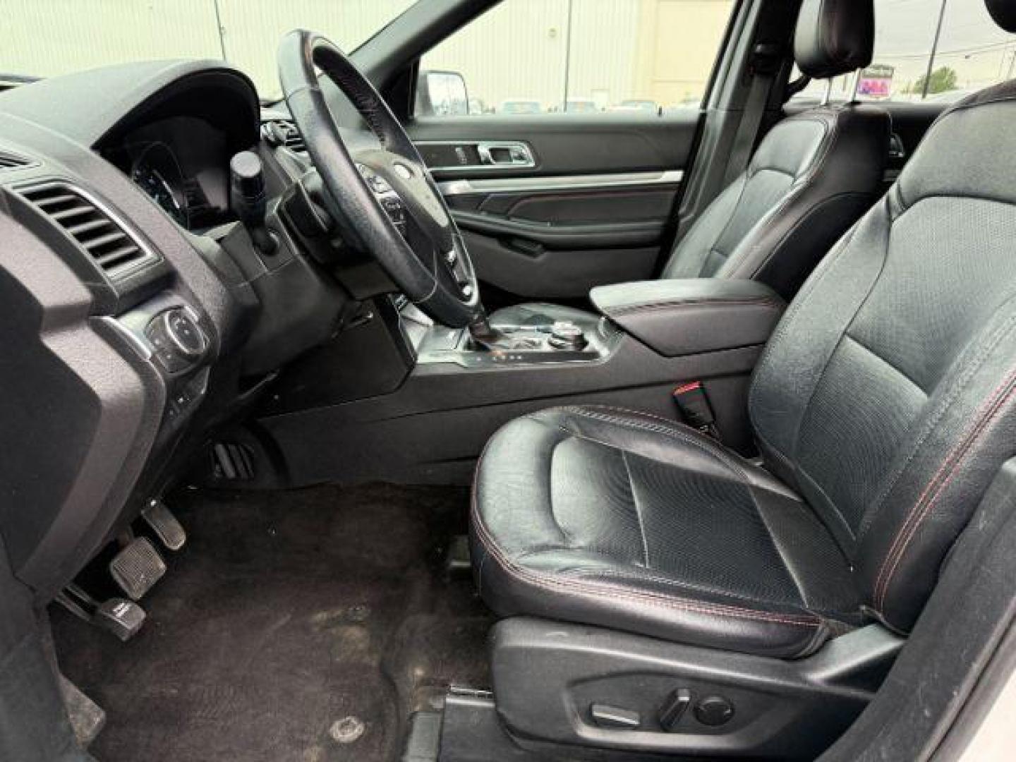 2019 WHITE /Ebony Black w/Red Accent Stitching Ford Explorer Sport (1FM5K8GT0KG) with an EcoBoost 3.5L V-6 gasoline direct injection engine, AUTOMATIC transmission, located at 1235 N Woodruff Ave., Idaho Falls, 83401, (208) 523-1053, 43.507172, -112.000488 - At Timberline Auto, finding a great deal on your next vehicle is always easy! Our experienced sales staff's goal is to help find you the right vehicle at the right price! Our knowledgeable finance department has options for almost any credit score. We offer extended service contract options to prote - Photo#11
