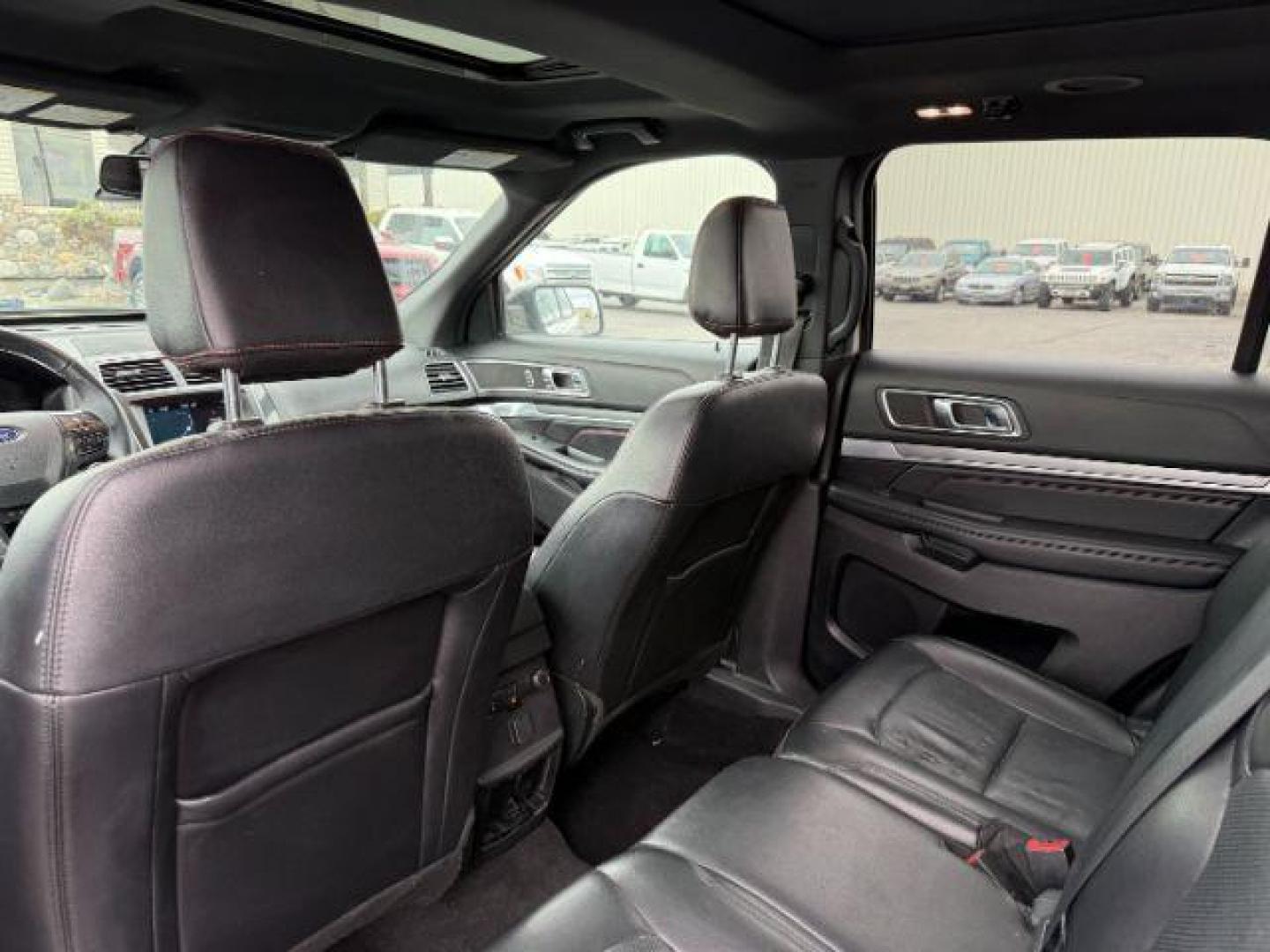 2019 WHITE /Ebony Black w/Red Accent Stitching Ford Explorer Sport (1FM5K8GT0KG) with an EcoBoost 3.5L V-6 gasoline direct injection engine, AUTOMATIC transmission, located at 1235 N Woodruff Ave., Idaho Falls, 83401, (208) 523-1053, 43.507172, -112.000488 - At Timberline Auto, finding a great deal on your next vehicle is always easy! Our experienced sales staff's goal is to help find you the right vehicle at the right price! Our knowledgeable finance department has options for almost any credit score. We offer extended service contract options to prote - Photo#20