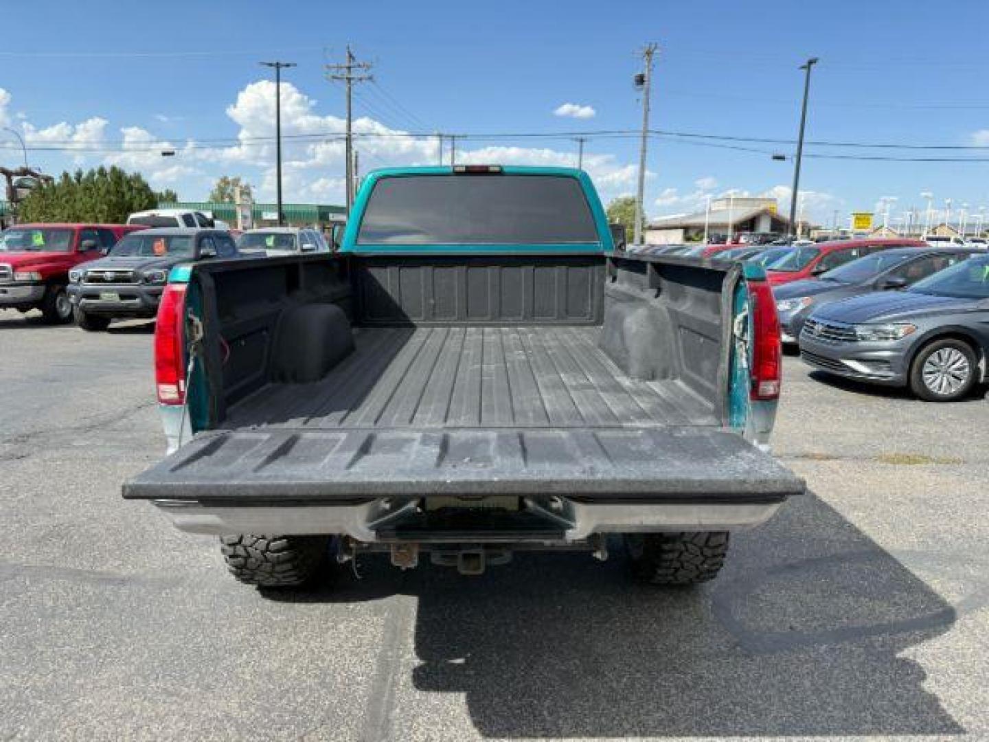 1994 GREEN /CLOTH Chevrolet K2500 (1GCGK29N6RE) with an 74L V-8 regular unleaded engine, Automatic transmission, located at 1175 N Woodruff Ave, Idaho Falls, ID, 83401, 43.506901, -111.999657 - At Timberline Auto, finding a great deal on your next vehicle is always easy! Our experienced sales staff's goal is to help find you the right vehicle at the right price! Our knowledgeable finance department has options for almost any credit score. We offer extended service contract options to prote - Photo#4