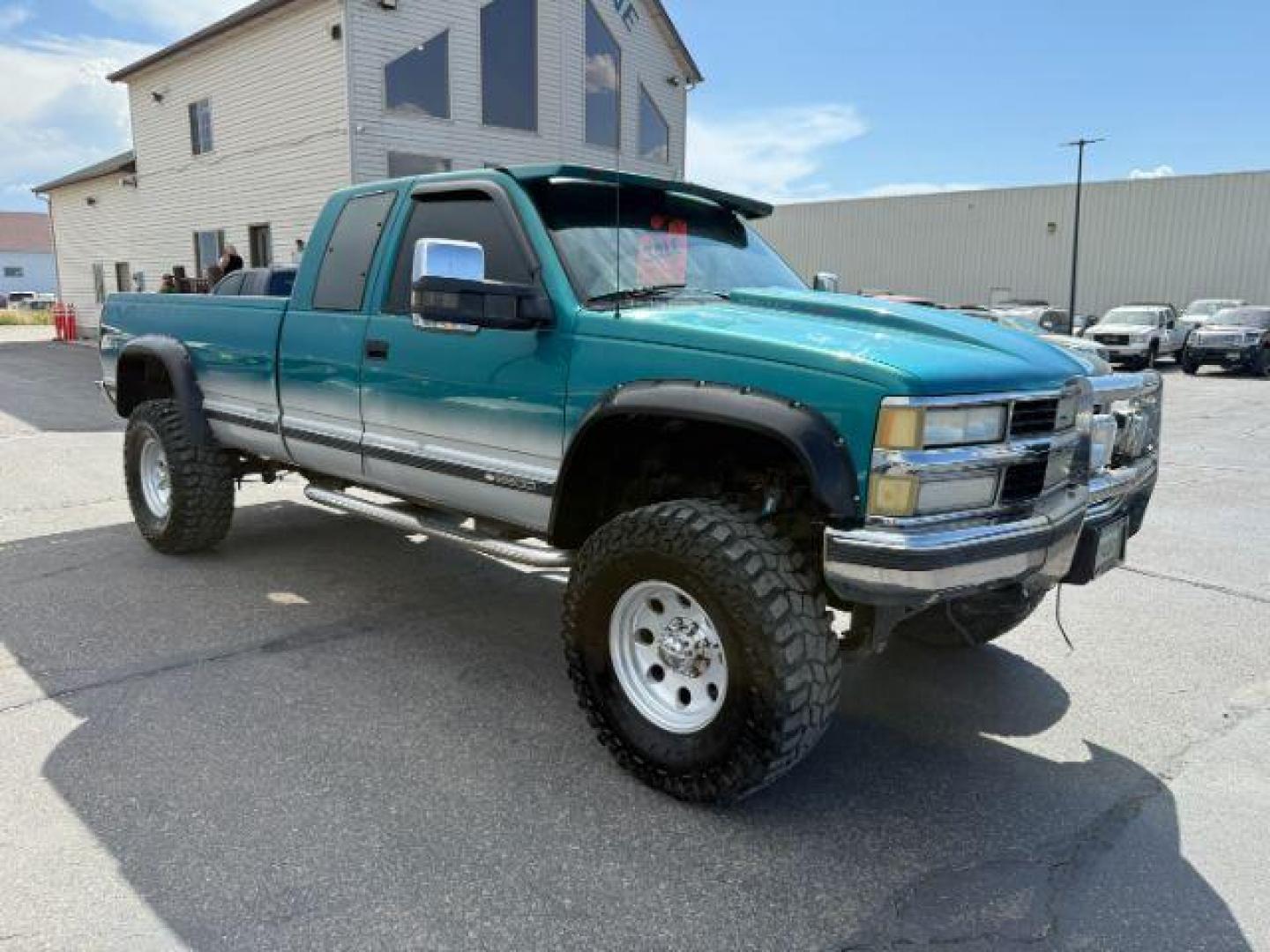 1994 GREEN /CLOTH Chevrolet K2500 (1GCGK29N6RE) with an 74L V-8 regular unleaded engine, Automatic transmission, located at 1175 N Woodruff Ave, Idaho Falls, ID, 83401, 43.506901, -111.999657 - At Timberline Auto, finding a great deal on your next vehicle is always easy! Our experienced sales staff's goal is to help find you the right vehicle at the right price! Our knowledgeable finance department has options for almost any credit score. We offer extended service contract options to prote - Photo#7