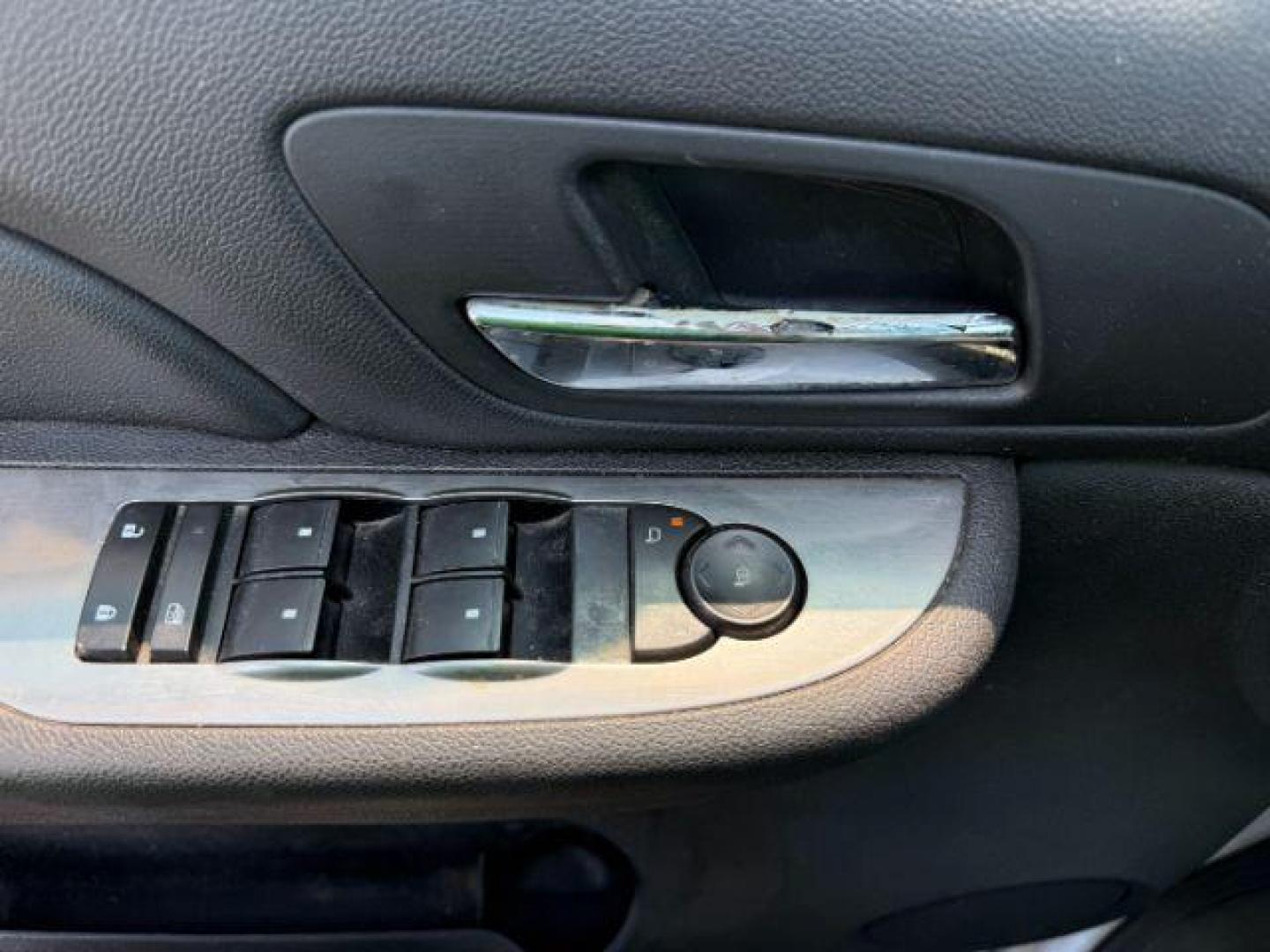 2009 Summit White /Ebony Chevrolet Tahoe (1GNFK13069R) with an 53 engine, Automatic transmission, located at 1175 N Woodruff Ave, Idaho Falls, ID, 83401, 43.506901, -111.999657 - At Timberline Auto, finding a great deal on your next vehicle is always easy! Our experienced sales staff's goal is to help find you the right vehicle at the right price! Our knowledgeable finance department has options for almost any credit score. We offer extended service contract options to prote - Photo#36