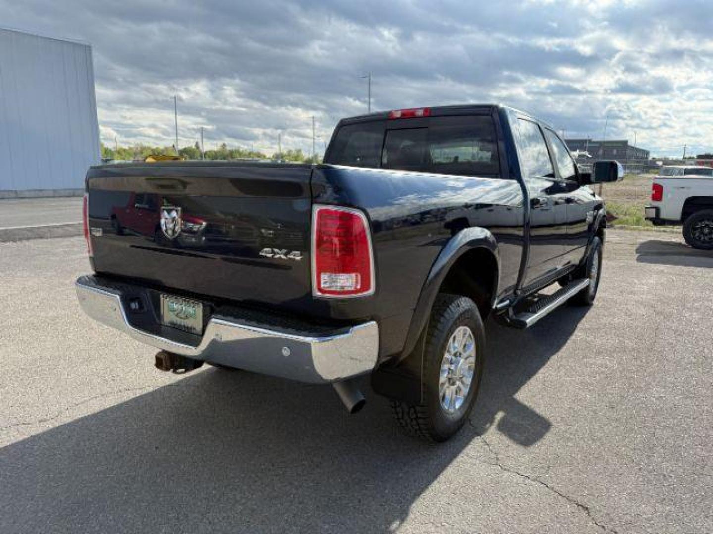 2018 True Blue Pearlcoat /Black Ram 2500 Laramie Crew Cab 4x4 6'4 Box (3C6UR5FJ9JG) with an HEMI 6.4L V-8 VVT variable valve control engine, AUTOMATIC transmission, located at 1235 N Woodruff Ave., Idaho Falls, 83401, (208) 523-1053, 43.507172, -112.000488 - At Timberline Auto, finding a great deal on your next vehicle is always easy! Our experienced sales staff's goal is to help find you the right vehicle at the right price! Our knowledgeable finance department has options for almost any credit score. We offer extended service contract options to prote - Photo#29