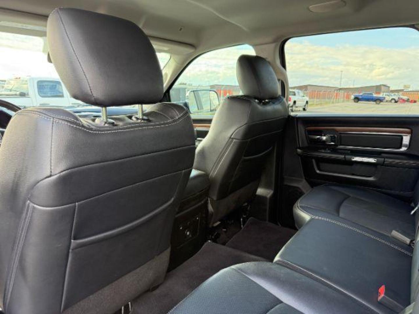2018 True Blue Pearlcoat /Black Ram 2500 Laramie Crew Cab 4x4 6'4 Box (3C6UR5FJ9JG) with an HEMI 6.4L V-8 VVT variable valve control engine, AUTOMATIC transmission, located at 1235 N Woodruff Ave., Idaho Falls, 83401, (208) 523-1053, 43.507172, -112.000488 - At Timberline Auto, finding a great deal on your next vehicle is always easy! Our experienced sales staff's goal is to help find you the right vehicle at the right price! Our knowledgeable finance department has options for almost any credit score. We offer extended service contract options to prote - Photo#44