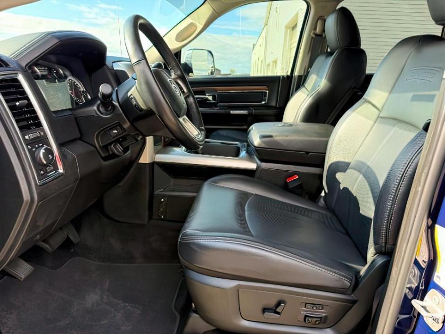 2018 True Blue Pearlcoat /Black Ram 2500 Laramie Crew Cab 4x4 6'4 Box (3C6UR5FJ9JG) with an HEMI 6.4L V-8 VVT variable valve control engine, AUTOMATIC transmission, located at 1235 N Woodruff Ave., Idaho Falls, 83401, (208) 523-1053, 43.507172, -112.000488 - At Timberline Auto, finding a great deal on your next vehicle is always easy! Our experienced sales staff's goal is to help find you the right vehicle at the right price! Our knowledgeable finance department has options for almost any credit score. We offer extended service contract options to prote - Photo#11