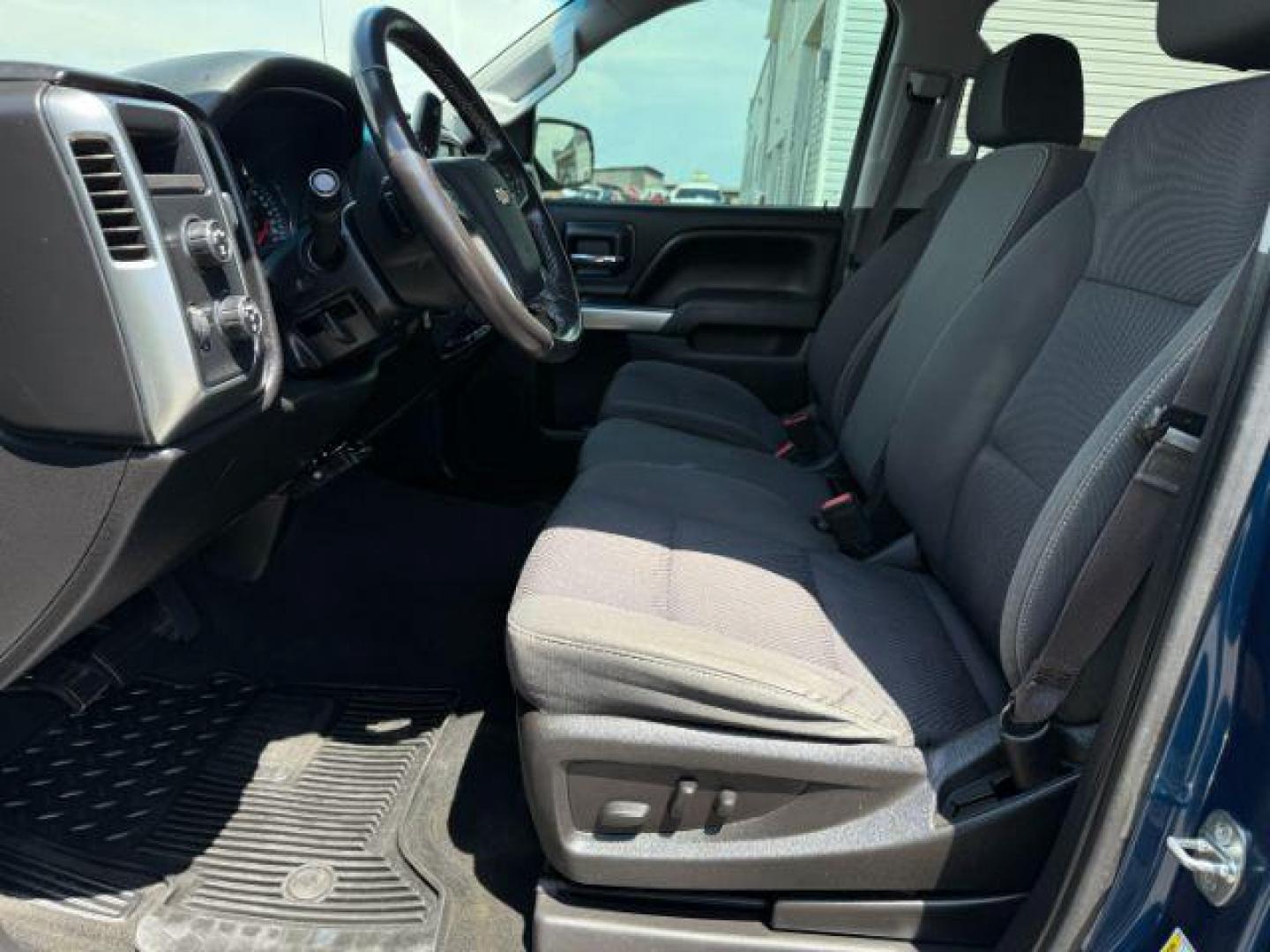 2017 BLUE /Jet Black Chevrolet Silverado 1500 1LT (3GCUKREC7HG) with an 5.3 engine, AUTOMATIC transmission, located at 1235 N Woodruff Ave., Idaho Falls, 83401, (208) 523-1053, 43.507172, -112.000488 - At Timberline Auto, finding a great deal on your next vehicle is always easy! Our experienced sales staff's goal is to help find you the right vehicle at the right price! Our knowledgeable finance department has options for almost any credit score. We offer extended service contract options to prote - Photo#33