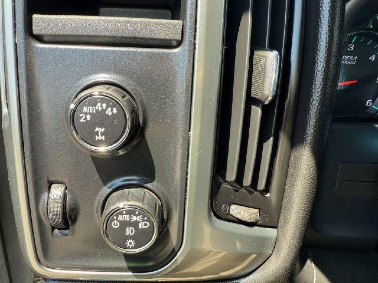 2017 BLUE /Jet Black Chevrolet Silverado 1500 1LT (3GCUKREC7HG) with an 5.3 engine, AUTOMATIC transmission, located at 1235 N Woodruff Ave., Idaho Falls, 83401, (208) 523-1053, 43.507172, -112.000488 - At Timberline Auto, finding a great deal on your next vehicle is always easy! Our experienced sales staff's goal is to help find you the right vehicle at the right price! Our knowledgeable finance department has options for almost any credit score. We offer extended service contract options to prote - Photo#38
