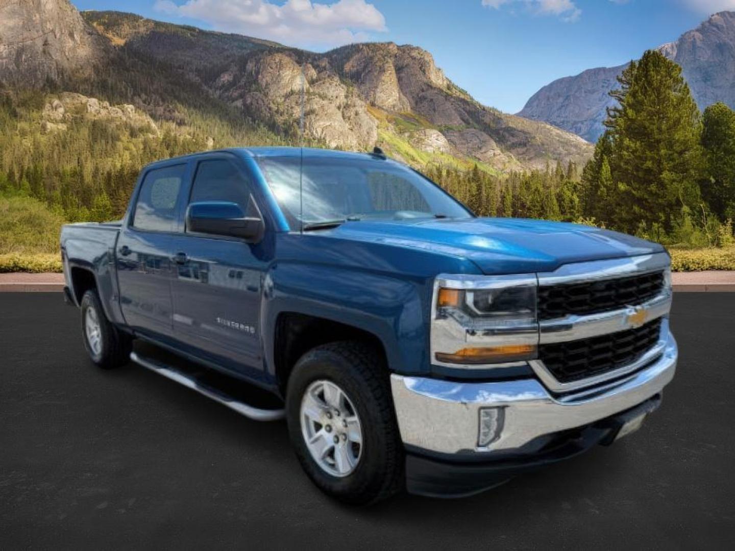 2017 BLUE /Jet Black Chevrolet Silverado 1500 1LT (3GCUKREC7HG) with an 5.3 engine, AUTOMATIC transmission, located at 1235 N Woodruff Ave., Idaho Falls, 83401, (208) 523-1053, 43.507172, -112.000488 - At Timberline Auto, finding a great deal on your next vehicle is always easy! Our experienced sales staff's goal is to help find you the right vehicle at the right price! Our knowledgeable finance department has options for almost any credit score. We offer extended service contract options to prote - Photo#8