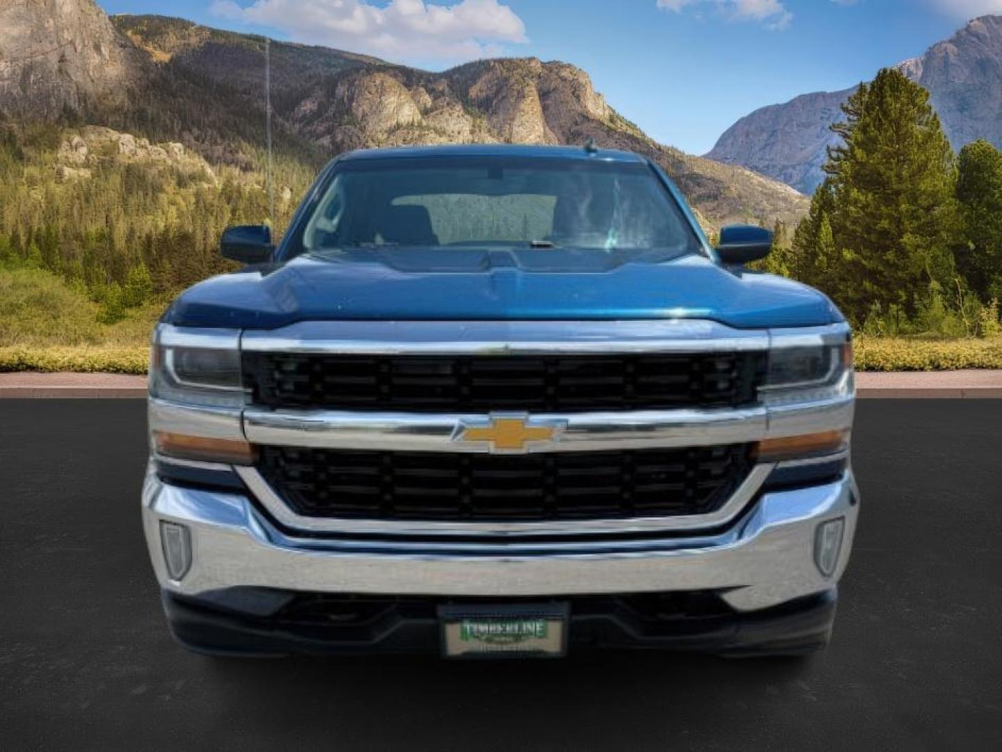 2017 BLUE /Jet Black Chevrolet Silverado 1500 1LT (3GCUKREC7HG) with an 5.3 engine, AUTOMATIC transmission, located at 1235 N Woodruff Ave., Idaho Falls, 83401, (208) 523-1053, 43.507172, -112.000488 - At Timberline Auto, finding a great deal on your next vehicle is always easy! Our experienced sales staff's goal is to help find you the right vehicle at the right price! Our knowledgeable finance department has options for almost any credit score. We offer extended service contract options to prote - Photo#9