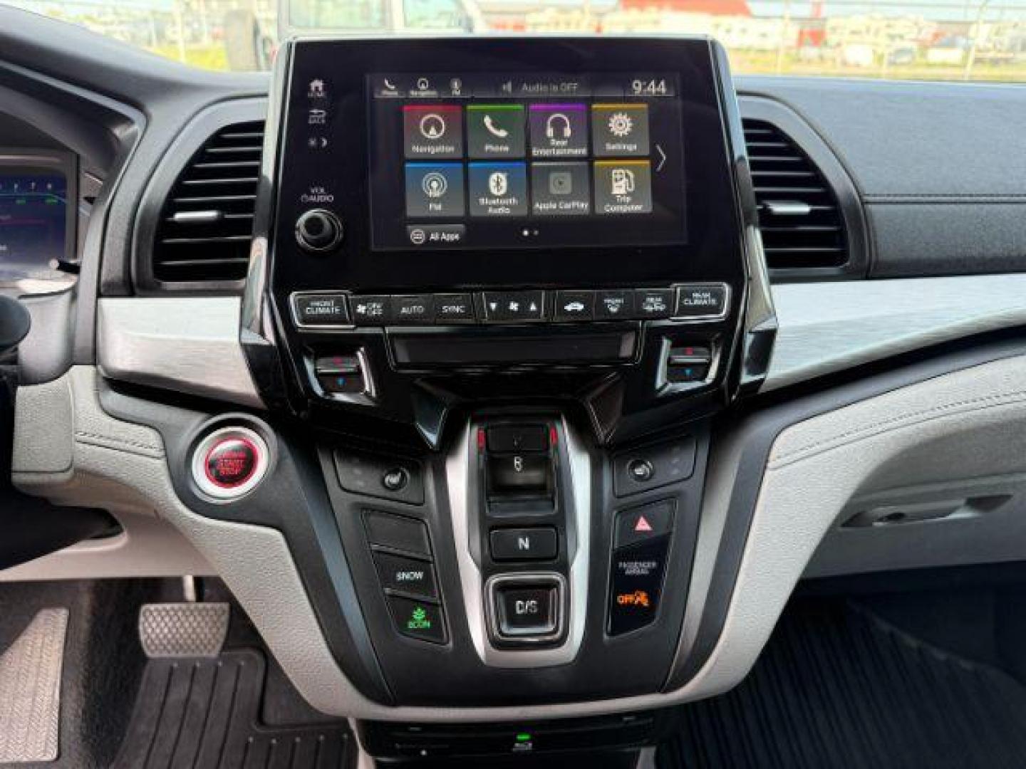2019 Lunar Silver Metallic /Gray Honda Odyssey EX-L (5FNRL6H79KB) with an 3.5L V-6 gasoline direct injection engine, AUTOMATIC transmission, located at 1235 N Woodruff Ave., Idaho Falls, 83401, (208) 523-1053, 43.507172, -112.000488 - At Timberline Auto, finding a great deal on your next vehicle is always easy! Our experienced sales staff's goal is to help find you the right vehicle at the right price! Our knowledgeable finance department has options for almost any credit score. We offer extended service contract options to prote - Photo#15