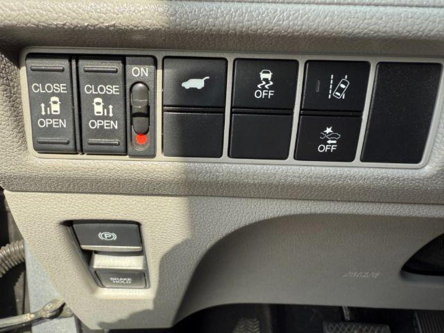 2019 Lunar Silver Metallic /Gray Honda Odyssey EX-L (5FNRL6H79KB) with an 3.5L V-6 gasoline direct injection engine, AUTOMATIC transmission, located at 1235 N Woodruff Ave., Idaho Falls, 83401, (208) 523-1053, 43.507172, -112.000488 - At Timberline Auto, finding a great deal on your next vehicle is always easy! Our experienced sales staff's goal is to help find you the right vehicle at the right price! Our knowledgeable finance department has options for almost any credit score. We offer extended service contract options to prote - Photo#17