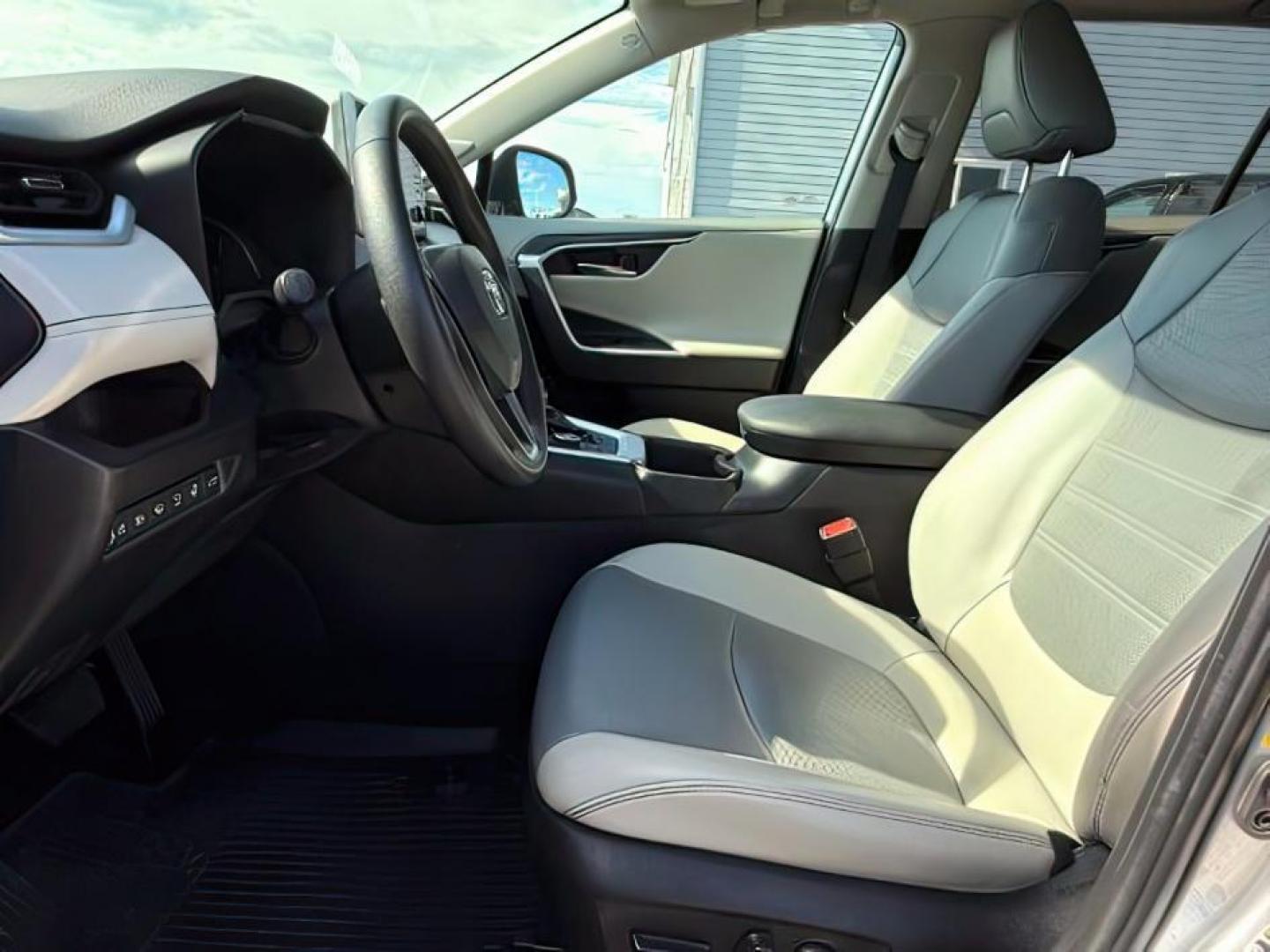2022 Silver Sky Metallic /Black Toyota RAV4 (2T3N1RFV8NW) with an Dynamic Force 25L I-4 portdirect injection engine, Automatic transmission, located at 1175 N Woodruff Ave, Idaho Falls, ID, 83401, 43.506901, -111.999657 - At Timberline Auto, finding a great deal on your next vehicle is always easy! Our experienced sales staff's goal is to help find you the right vehicle at the right price! Our knowledgeable finance department has options for almost any credit score. We offer extended service contract options to prote - Photo#11