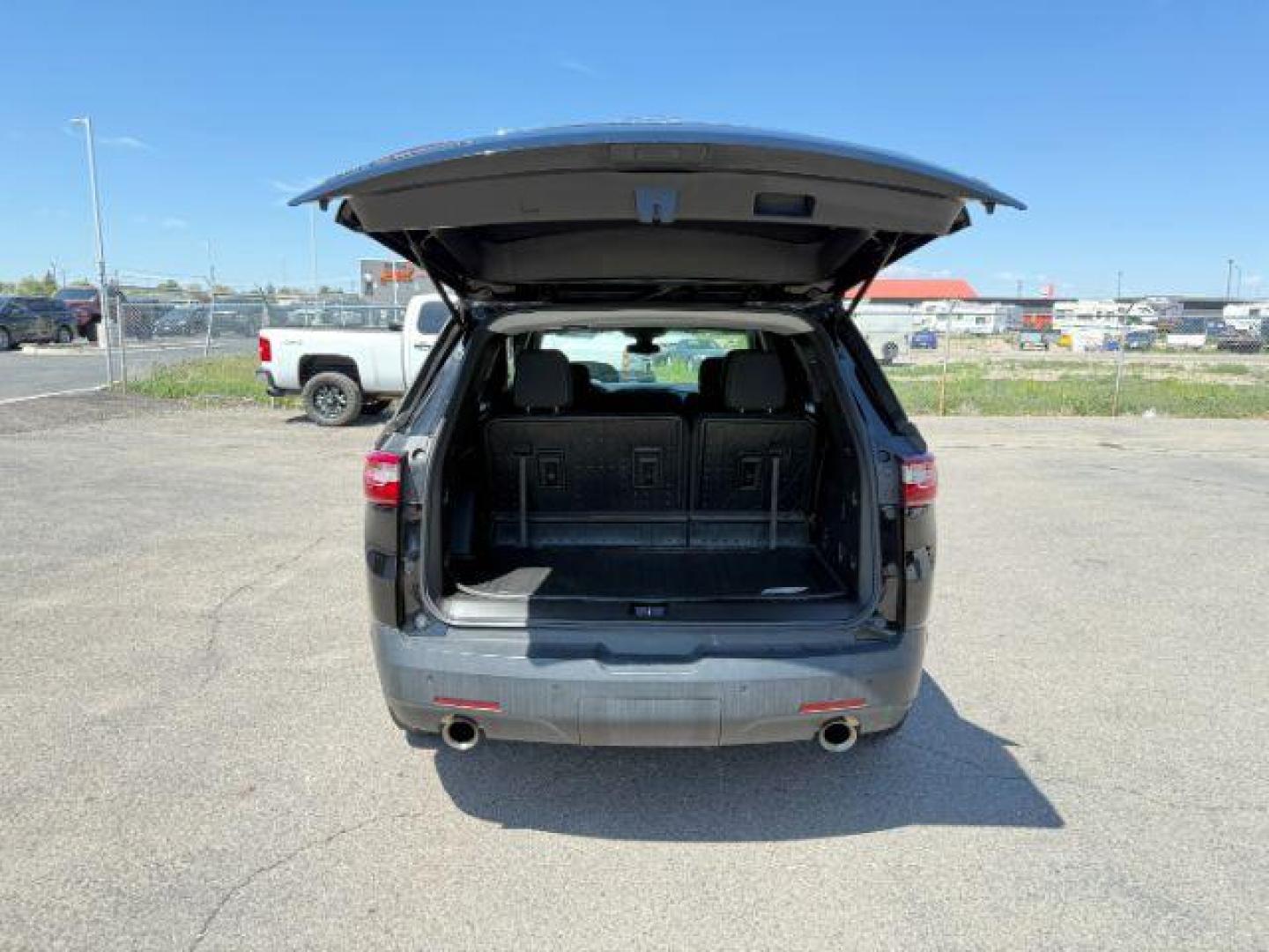 2021 Mosaic Black Metallic /Jet Black Chevrolet Traverse AWD 2FL (1GNEVMKW9MJ) with an 3.6L V-6 gasoline direct injection engine, AUTOMATIC transmission, located at 1235 N Woodruff Ave., Idaho Falls, 83401, (208) 523-1053, 43.507172, -112.000488 - At Timberline Auto, finding a great deal on your next vehicle is always easy! Our experienced sales staff's goal is to help find you the right vehicle at the right price! Our knowledgeable finance department has options for almost any credit score. We offer extended service contract options to prote - Photo#27