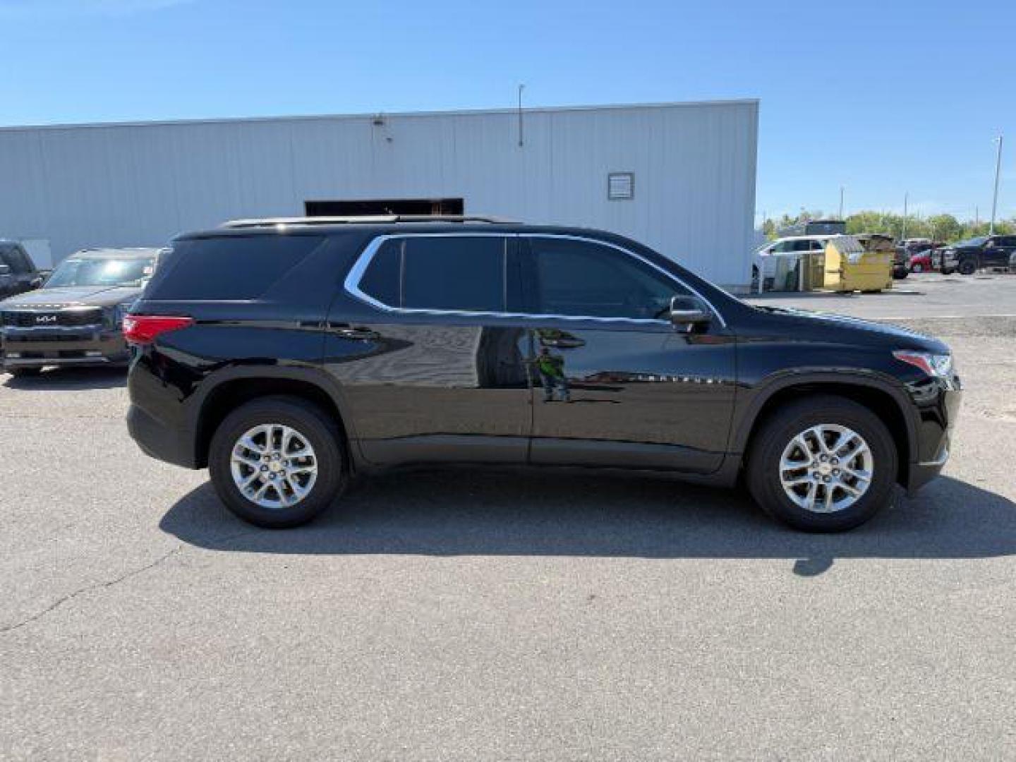 2021 Mosaic Black Metallic /Jet Black Chevrolet Traverse AWD 2FL (1GNEVMKW9MJ) with an 3.6L V-6 gasoline direct injection engine, AUTOMATIC transmission, located at 1235 N Woodruff Ave., Idaho Falls, 83401, (208) 523-1053, 43.507172, -112.000488 - At Timberline Auto, finding a great deal on your next vehicle is always easy! Our experienced sales staff's goal is to help find you the right vehicle at the right price! Our knowledgeable finance department has options for almost any credit score. We offer extended service contract options to prote - Photo#29