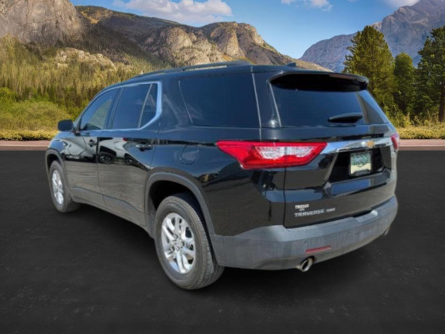 2021 Mosaic Black Metallic /Jet Black Chevrolet Traverse AWD 2FL (1GNEVMKW9MJ) with an 3.6L V-6 gasoline direct injection engine, AUTOMATIC transmission, located at 1235 N Woodruff Ave., Idaho Falls, 83401, (208) 523-1053, 43.507172, -112.000488 - At Timberline Auto, finding a great deal on your next vehicle is always easy! Our experienced sales staff's goal is to help find you the right vehicle at the right price! Our knowledgeable finance department has options for almost any credit score. We offer extended service contract options to prote - Photo#2