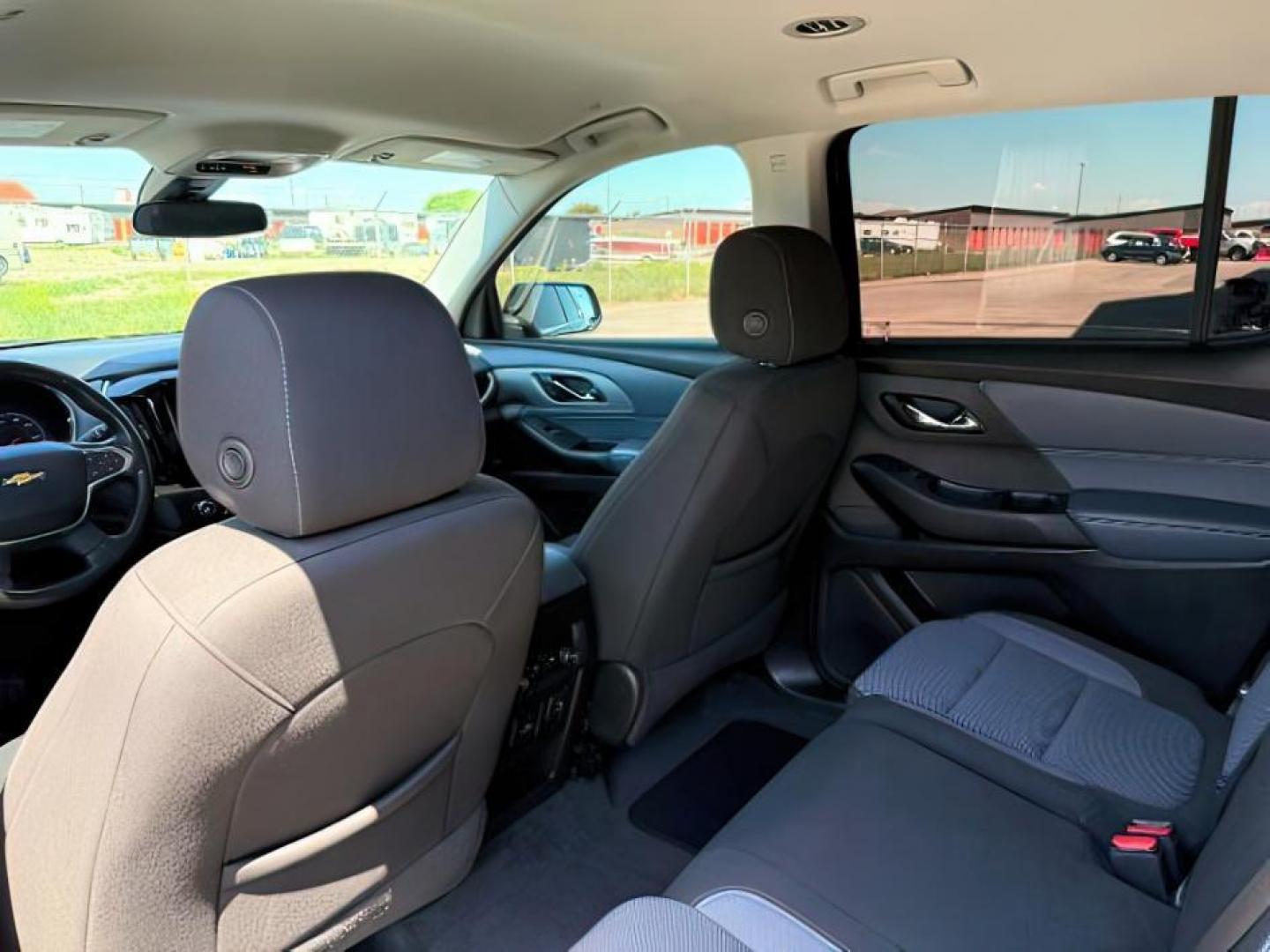 2021 Mosaic Black Metallic /Jet Black Chevrolet Traverse AWD 2FL (1GNEVMKW9MJ) with an 3.6L V-6 gasoline direct injection engine, AUTOMATIC transmission, located at 1235 N Woodruff Ave., Idaho Falls, 83401, (208) 523-1053, 43.507172, -112.000488 - At Timberline Auto, finding a great deal on your next vehicle is always easy! Our experienced sales staff's goal is to help find you the right vehicle at the right price! Our knowledgeable finance department has options for almost any credit score. We offer extended service contract options to prote - Photo#20