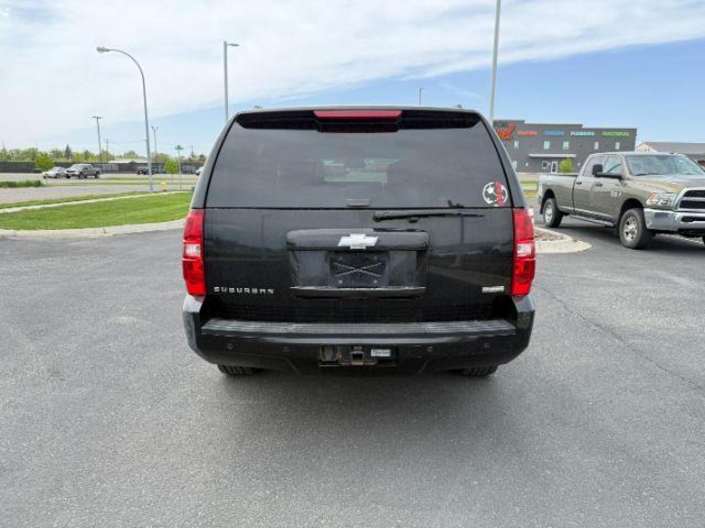 2010 Black /Ebony Chevrolet Suburban 1500 LT1 (1GNUKJE38AR) with an Vortec 5.3L V-8 variable valve control engine, AUTOMATIC transmission, located at 1235 N Woodruff Ave., Idaho Falls, 83401, (208) 523-1053, 43.507172, -112.000488 - At Timberline Auto, finding a great deal on your next vehicle is always easy! Our experienced sales staff's goal is to help find you the right vehicle at the right price! Our knowledgeable finance department has options for almost any credit score. We offer extended service contract options to prote - Photo#3