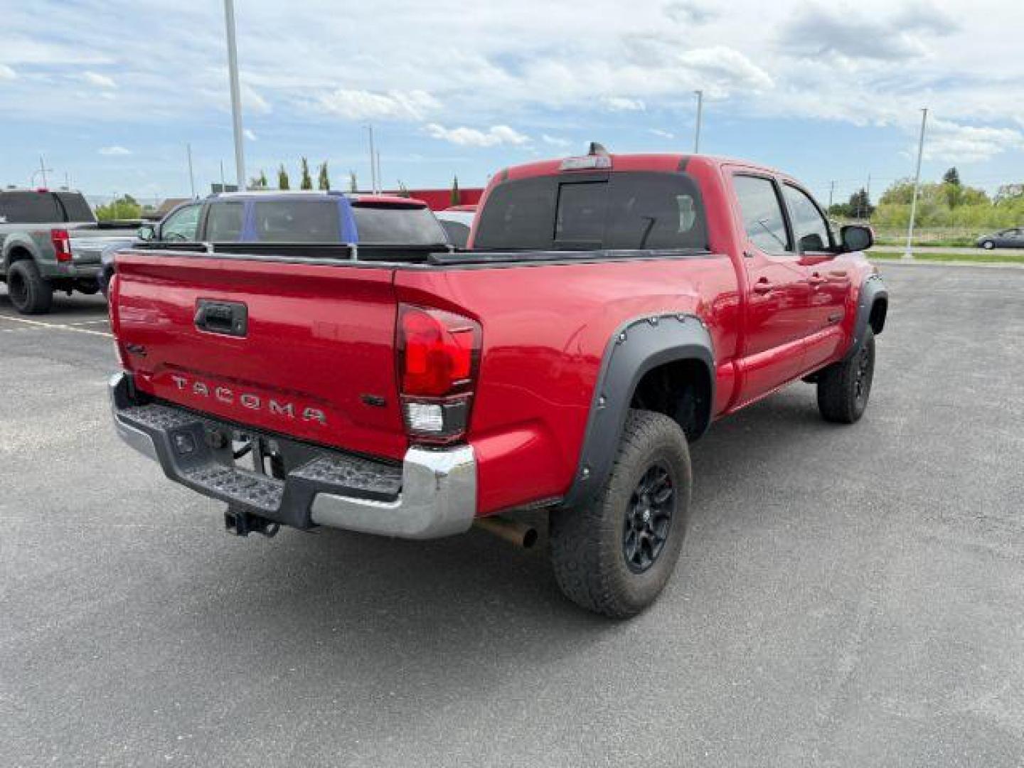 2020 Barcelona Red Metallic /Cement Toyota Tacoma SR5 V6 (3TMDZ5BN1LM) with an 3.5L V-6 port/direct injection engine, AUTOMATIC transmission, located at 1235 N Woodruff Ave., Idaho Falls, 83401, (208) 523-1053, 43.507172, -112.000488 - At Timberline Auto, finding a great deal on your next vehicle is always easy! Our experienced sales staff's goal is to help find you the right vehicle at the right price! Our knowledgeable finance department has options for almost any credit score. We offer extended service contract options to prote - Photo#6