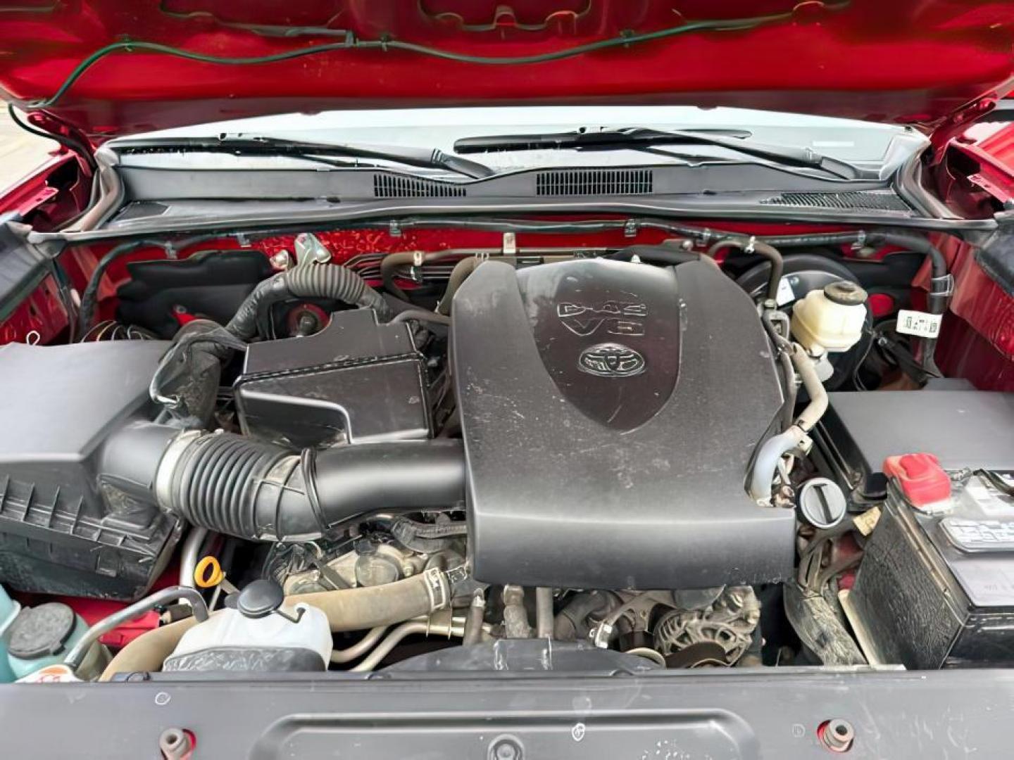 2020 Barcelona Red Metallic /Cement Toyota Tacoma SR5 V6 (3TMDZ5BN1LM) with an 3.5L V-6 port/direct injection engine, AUTOMATIC transmission, located at 1235 N Woodruff Ave., Idaho Falls, 83401, (208) 523-1053, 43.507172, -112.000488 - At Timberline Auto, finding a great deal on your next vehicle is always easy! Our experienced sales staff's goal is to help find you the right vehicle at the right price! Our knowledgeable finance department has options for almost any credit score. We offer extended service contract options to prote - Photo#21
