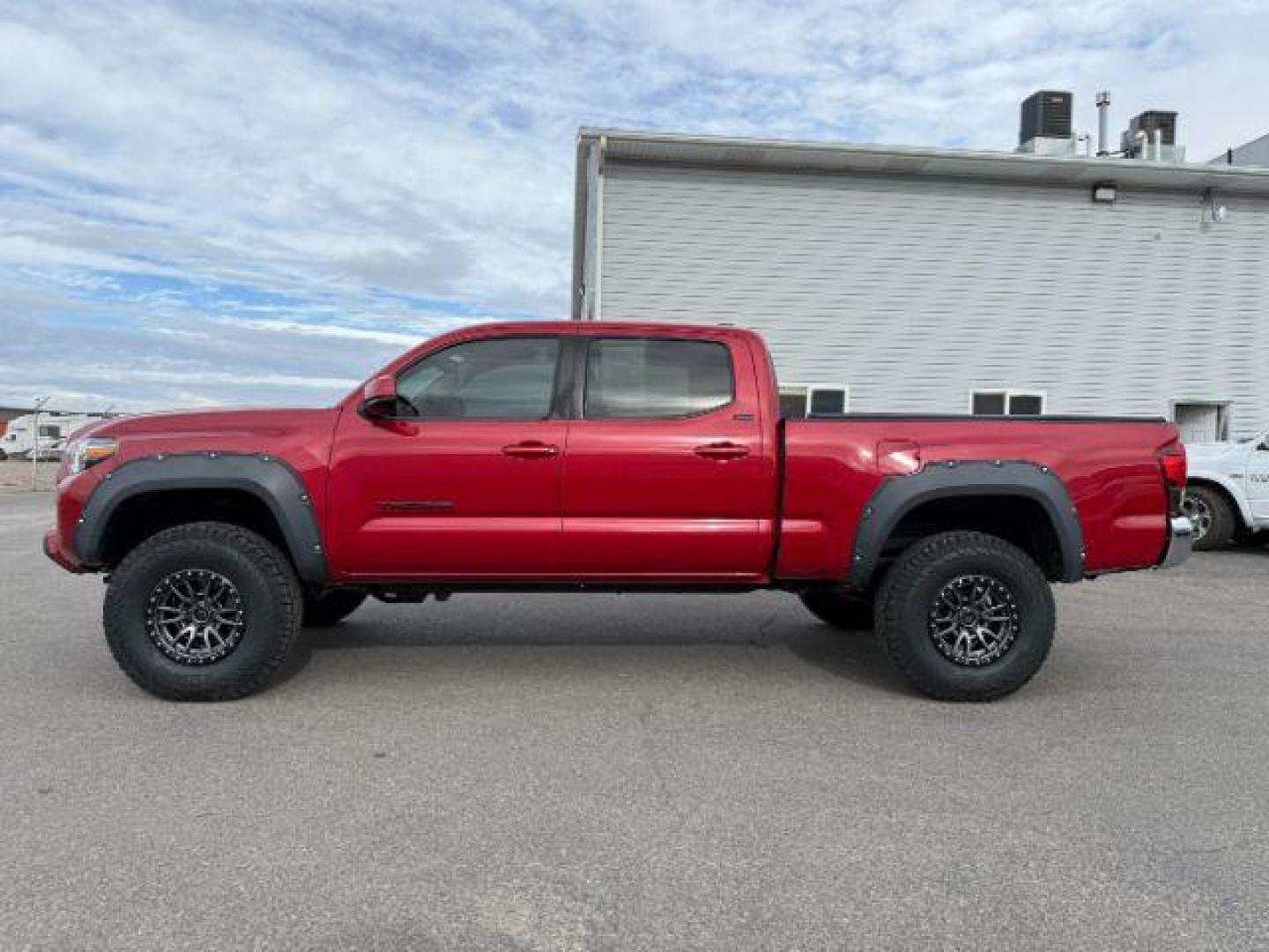 2020 Barcelona Red Metallic /Cement Toyota Tacoma SR5 V6 (3TMDZ5BN1LM) with an 3.5L V-6 port/direct injection engine, AUTOMATIC transmission, located at 1235 N Woodruff Ave., Idaho Falls, 83401, (208) 523-1053, 43.507172, -112.000488 - At Timberline Auto, finding a great deal on your next vehicle is always easy! Our experienced sales staff's goal is to help find you the right vehicle at the right price! Our knowledgeable finance department has options for almost any credit score. We offer extended service contract options to prote - Photo#23