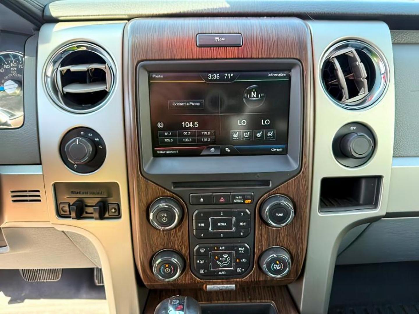 2013 Oxford White /Black Ford F-150 (1FTFW1ET3DK) with an EcoBoost 35L V-6 gasoline direct injection engine, Automatic transmission, located at 1175 N Woodruff Ave, Idaho Falls, ID, 83401, 43.506901, -111.999657 - At Timberline Auto, finding a great deal on your next vehicle is always easy! Our experienced sales staff's goal is to help find you the right vehicle at the right price! Our knowledgeable finance department has options for almost any credit score. We offer extended service contract options to prote - Photo#14