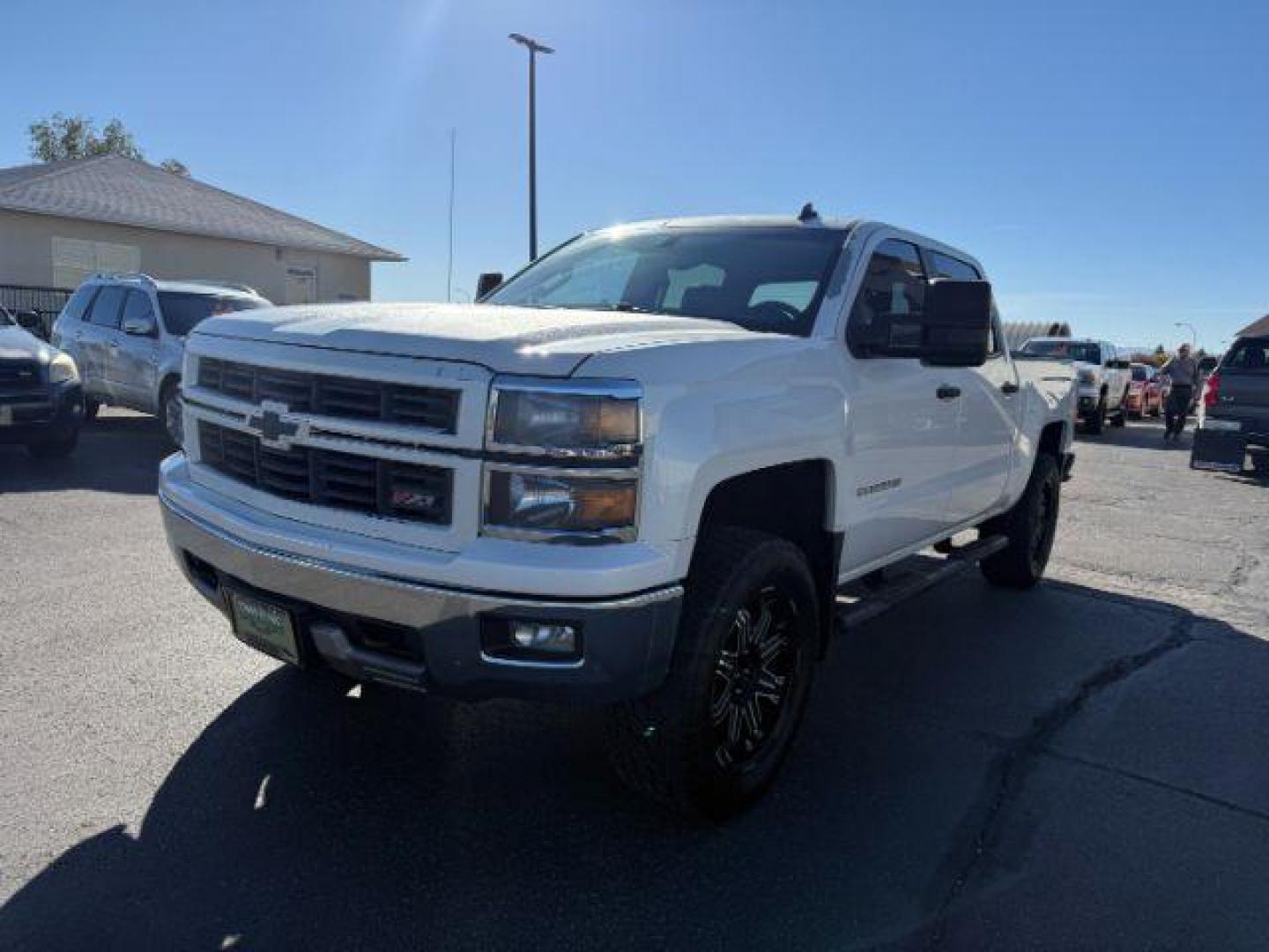 2014 WHITE /Jet Black Chevrolet Silverado 1500 (3GCUKREC8EG) with an EcoTec3 53L V-8 gasoline direct injection engine, Automatic transmission, located at 1175 N Woodruff Ave, Idaho Falls, ID, 83401, 43.506901, -111.999657 - At Timberline Auto, finding a great deal on your next vehicle is always easy! Our experienced sales staff's goal is to help find you the right vehicle at the right price! Our knowledgeable finance department has options for almost any credit score. We offer extended service contract options to prote - Photo#23