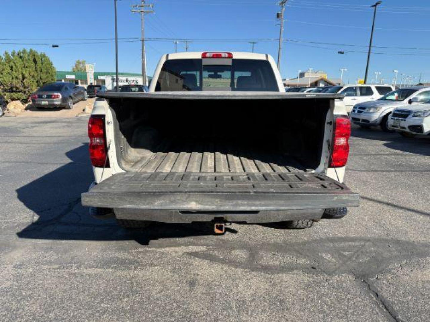 2014 WHITE /Jet Black Chevrolet Silverado 1500 (3GCUKREC8EG) with an EcoTec3 53L V-8 gasoline direct injection engine, Automatic transmission, located at 1175 N Woodruff Ave, Idaho Falls, ID, 83401, 43.506901, -111.999657 - At Timberline Auto, finding a great deal on your next vehicle is always easy! Our experienced sales staff's goal is to help find you the right vehicle at the right price! Our knowledgeable finance department has options for almost any credit score. We offer extended service contract options to prote - Photo#27