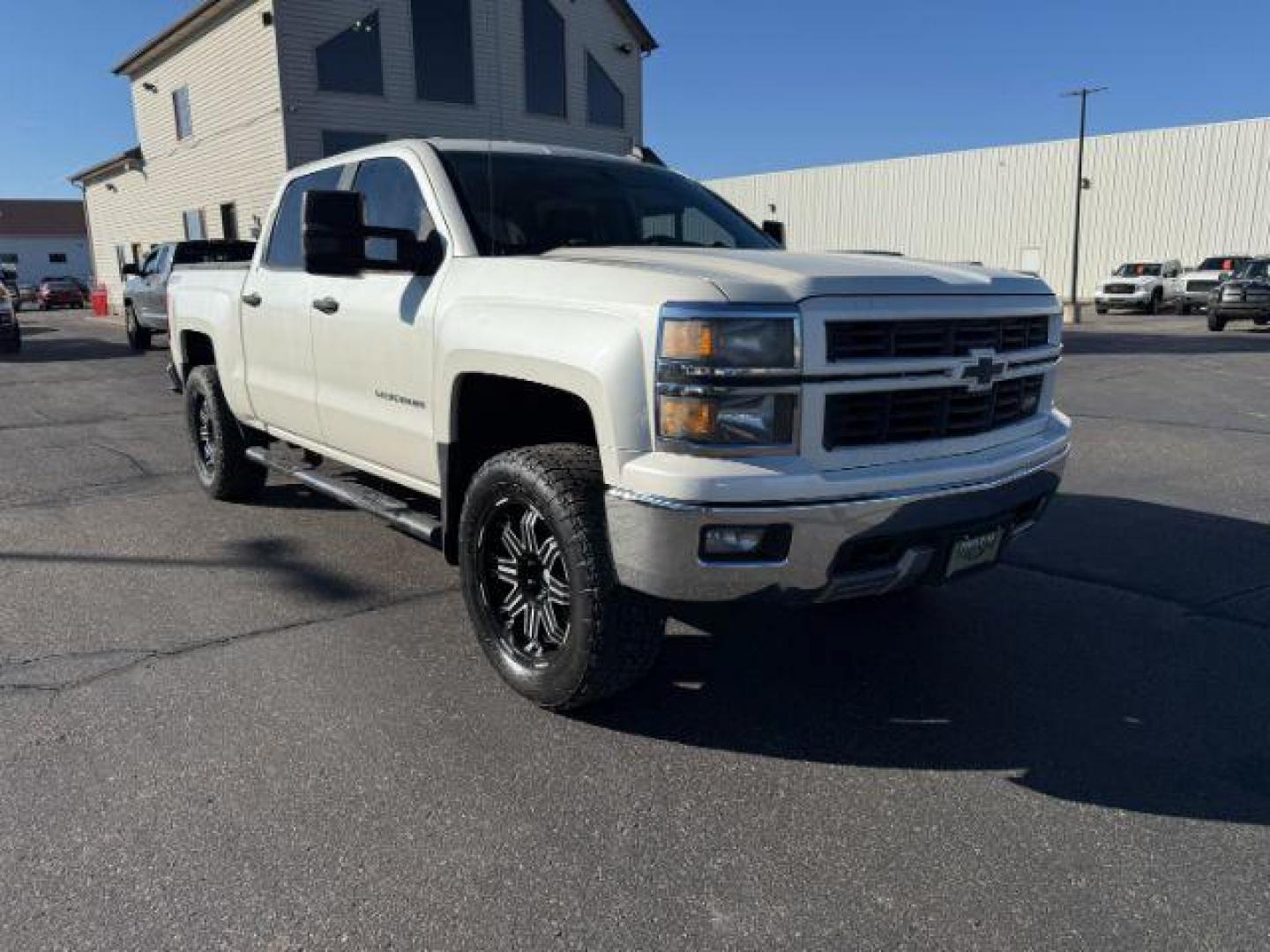 2014 WHITE /Jet Black Chevrolet Silverado 1500 (3GCUKREC8EG) with an EcoTec3 53L V-8 gasoline direct injection engine, Automatic transmission, located at 1175 N Woodruff Ave, Idaho Falls, ID, 83401, 43.506901, -111.999657 - At Timberline Auto, finding a great deal on your next vehicle is always easy! Our experienced sales staff's goal is to help find you the right vehicle at the right price! Our knowledgeable finance department has options for almost any credit score. We offer extended service contract options to prote - Photo#30