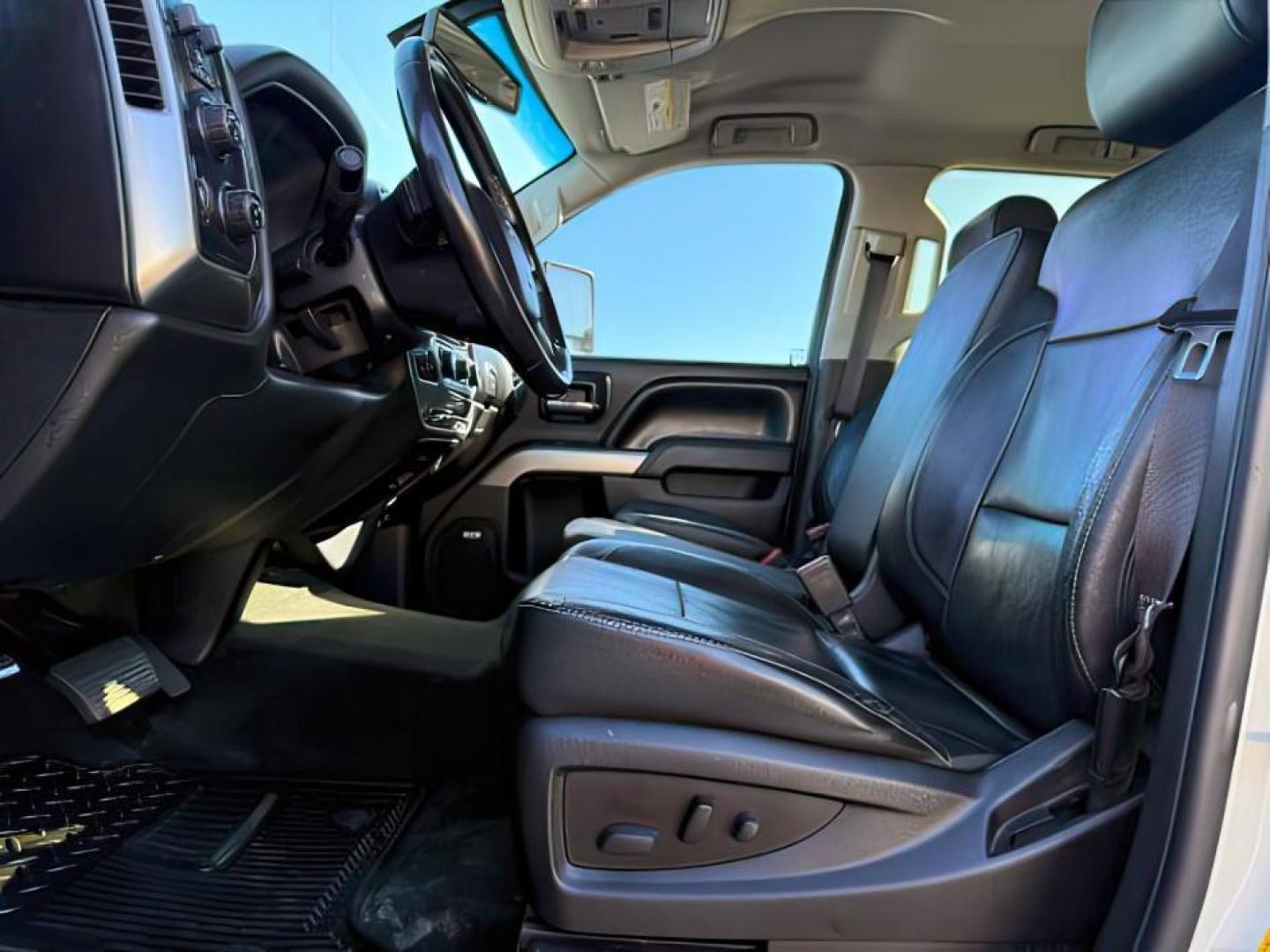 2014 WHITE /Jet Black Chevrolet Silverado 1500 (3GCUKREC8EG) with an EcoTec3 53L V-8 gasoline direct injection engine, Automatic transmission, located at 1175 N Woodruff Ave, Idaho Falls, ID, 83401, 43.506901, -111.999657 - At Timberline Auto, finding a great deal on your next vehicle is always easy! Our experienced sales staff's goal is to help find you the right vehicle at the right price! Our knowledgeable finance department has options for almost any credit score. We offer extended service contract options to prote - Photo#11