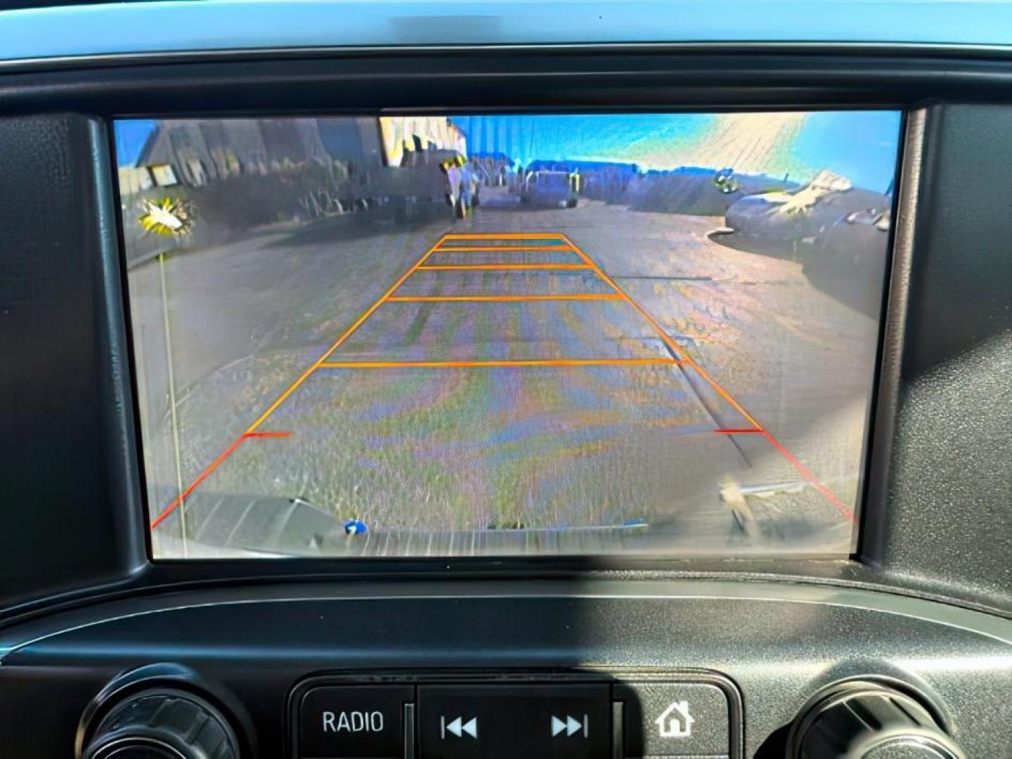 2014 WHITE /Jet Black Chevrolet Silverado 1500 (3GCUKREC8EG) with an EcoTec3 53L V-8 gasoline direct injection engine, Automatic transmission, located at 1175 N Woodruff Ave, Idaho Falls, ID, 83401, 43.506901, -111.999657 - At Timberline Auto, finding a great deal on your next vehicle is always easy! Our experienced sales staff's goal is to help find you the right vehicle at the right price! Our knowledgeable finance department has options for almost any credit score. We offer extended service contract options to prote - Photo#15