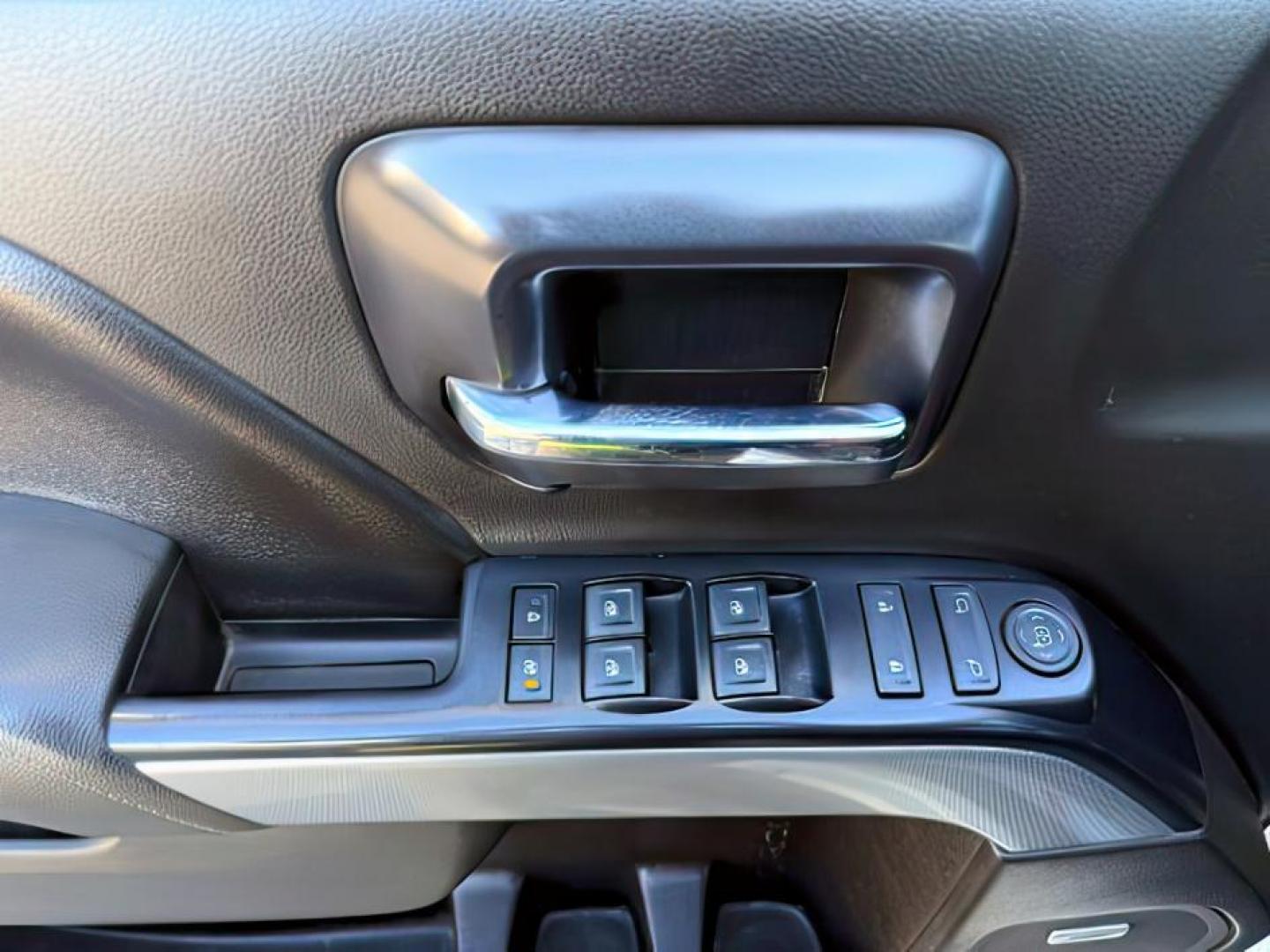 2014 WHITE /Jet Black Chevrolet Silverado 1500 (3GCUKREC8EG) with an EcoTec3 53L V-8 gasoline direct injection engine, Automatic transmission, located at 1175 N Woodruff Ave, Idaho Falls, ID, 83401, 43.506901, -111.999657 - At Timberline Auto, finding a great deal on your next vehicle is always easy! Our experienced sales staff's goal is to help find you the right vehicle at the right price! Our knowledgeable finance department has options for almost any credit score. We offer extended service contract options to prote - Photo#19