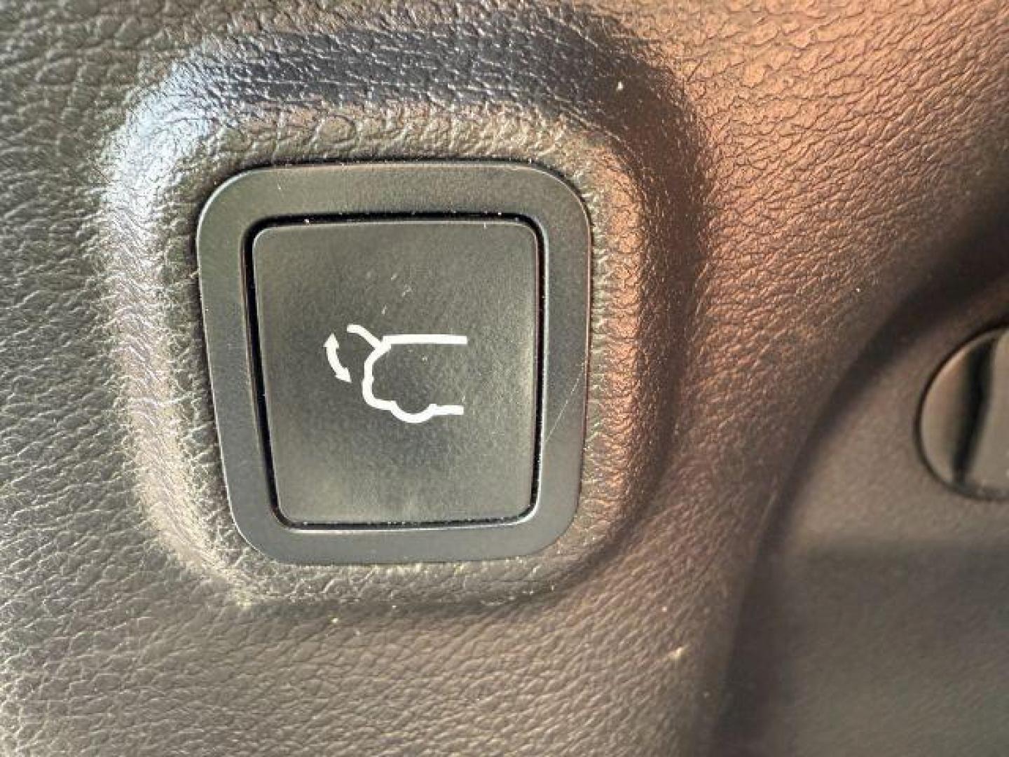 2019 GRAY /Black Jeep Cherokee (1C4PJMLX3KD) with an Pentastar 32L V-6 DOHC engine, Automatic transmission, located at 1175 N Woodruff Ave, Idaho Falls, ID, 83401, 43.506901, -111.999657 - At Timberline Auto, finding a great deal on your next vehicle is always easy! Our experienced sales staff's goal is to help find you the right vehicle at the right price! Our knowledgeable finance department has options for almost any credit score. We offer extended service contract options to prote - Photo#30