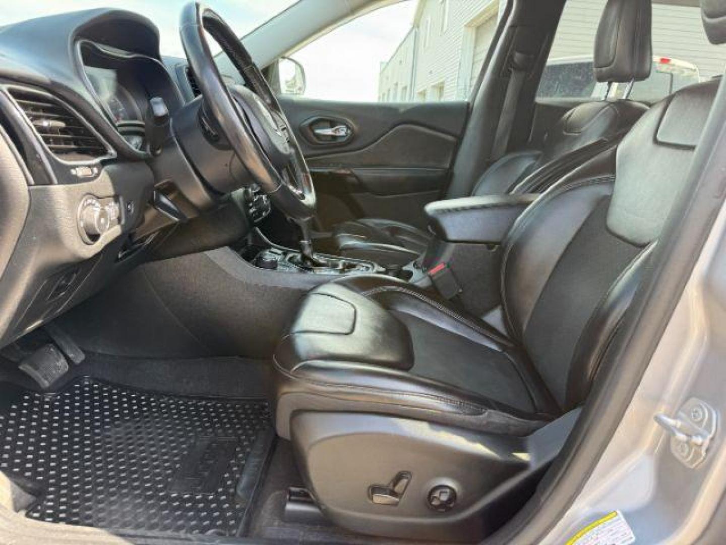 2019 GRAY /Black Jeep Cherokee (1C4PJMLX3KD) with an Pentastar 32L V-6 DOHC engine, Automatic transmission, located at 1175 N Woodruff Ave, Idaho Falls, ID, 83401, 43.506901, -111.999657 - At Timberline Auto, finding a great deal on your next vehicle is always easy! Our experienced sales staff's goal is to help find you the right vehicle at the right price! Our knowledgeable finance department has options for almost any credit score. We offer extended service contract options to prote - Photo#36