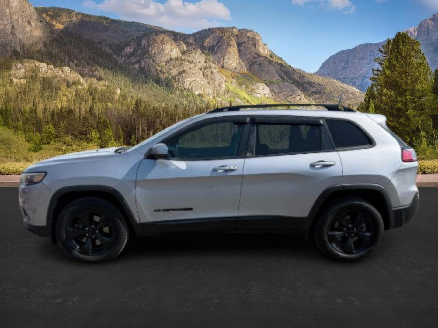 2019 GRAY /Black Jeep Cherokee (1C4PJMLX3KD) with an Pentastar 32L V-6 DOHC engine, Automatic transmission, located at 1175 N Woodruff Ave, Idaho Falls, ID, 83401, 43.506901, -111.999657 - At Timberline Auto, finding a great deal on your next vehicle is always easy! Our experienced sales staff's goal is to help find you the right vehicle at the right price! Our knowledgeable finance department has options for almost any credit score. We offer extended service contract options to prote - Photo#1