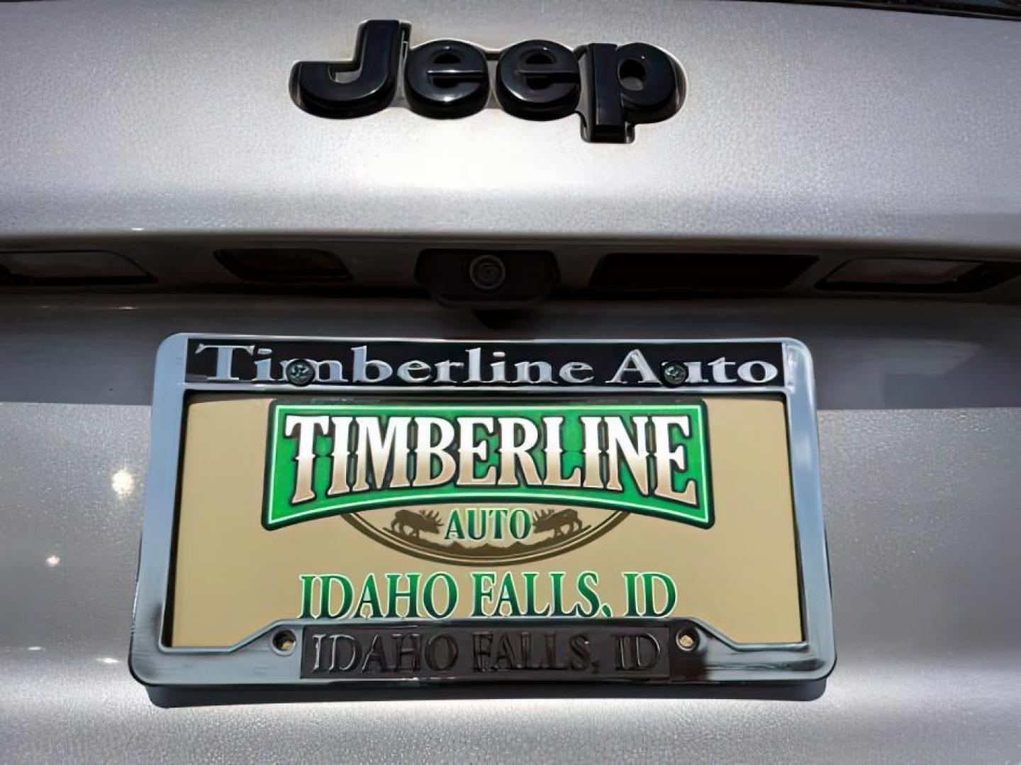 2019 GRAY /Black Jeep Cherokee (1C4PJMLX3KD) with an Pentastar 32L V-6 DOHC engine, Automatic transmission, located at 1175 N Woodruff Ave, Idaho Falls, ID, 83401, 43.506901, -111.999657 - At Timberline Auto, finding a great deal on your next vehicle is always easy! Our experienced sales staff's goal is to help find you the right vehicle at the right price! Our knowledgeable finance department has options for almost any credit score. We offer extended service contract options to prote - Photo#4