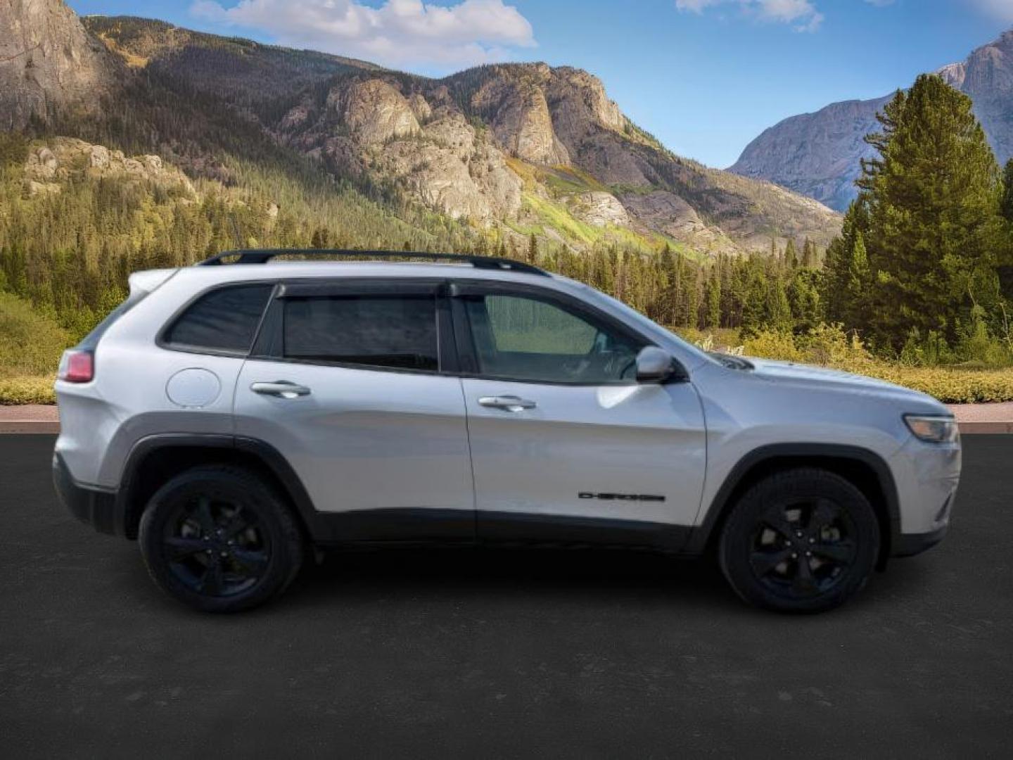 2019 GRAY /Black Jeep Cherokee (1C4PJMLX3KD) with an Pentastar 32L V-6 DOHC engine, Automatic transmission, located at 1175 N Woodruff Ave, Idaho Falls, ID, 83401, 43.506901, -111.999657 - At Timberline Auto, finding a great deal on your next vehicle is always easy! Our experienced sales staff's goal is to help find you the right vehicle at the right price! Our knowledgeable finance department has options for almost any credit score. We offer extended service contract options to prote - Photo#8