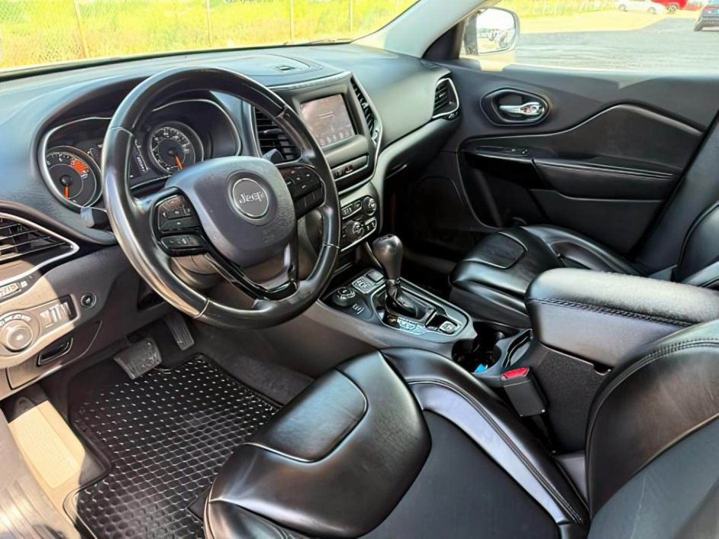 2019 GRAY /Black Jeep Cherokee (1C4PJMLX3KD) with an Pentastar 32L V-6 DOHC engine, Automatic transmission, located at 1175 N Woodruff Ave, Idaho Falls, ID, 83401, 43.506901, -111.999657 - At Timberline Auto, finding a great deal on your next vehicle is always easy! Our experienced sales staff's goal is to help find you the right vehicle at the right price! Our knowledgeable finance department has options for almost any credit score. We offer extended service contract options to prote - Photo#13