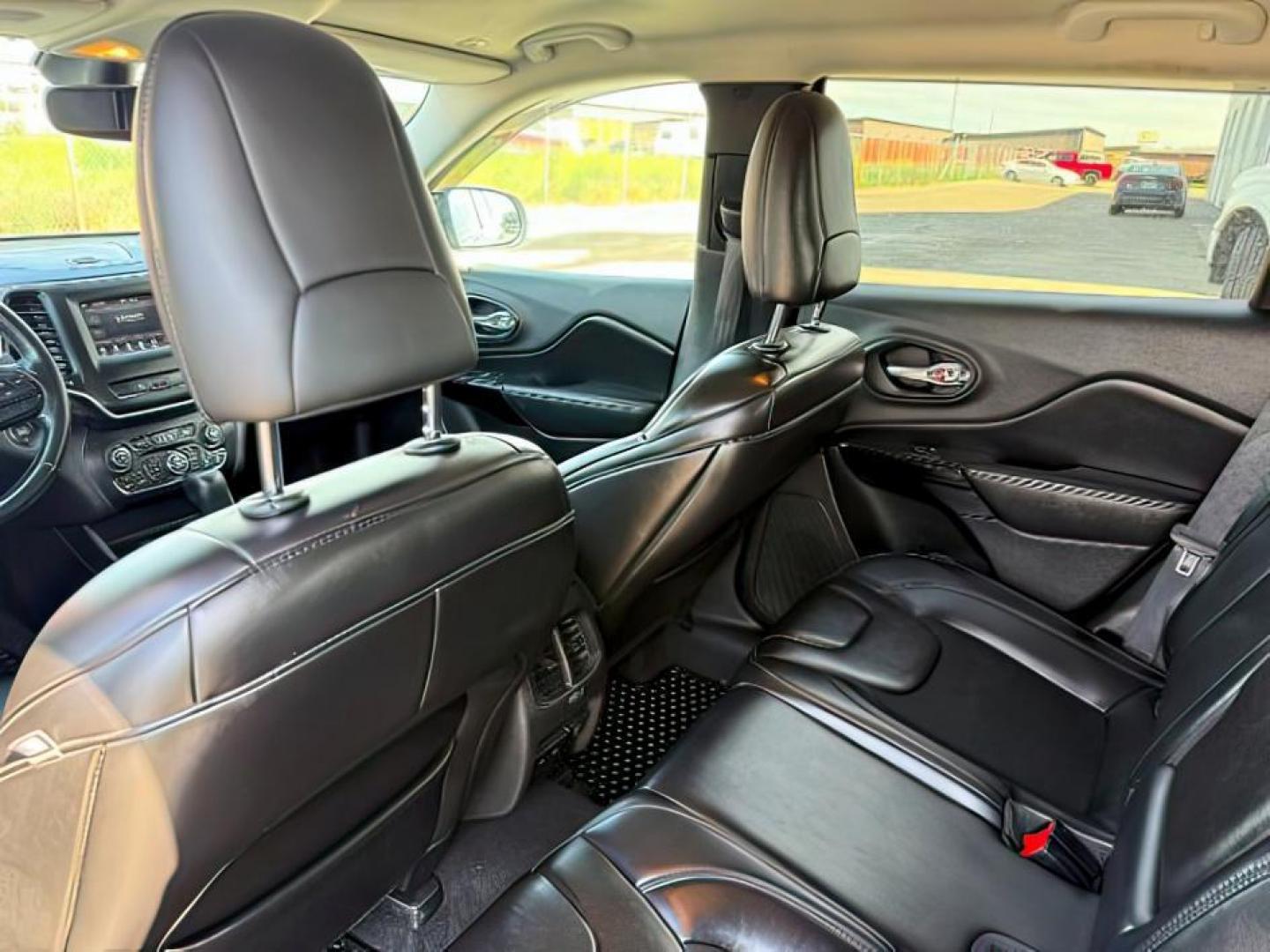 2019 GRAY /Black Jeep Cherokee (1C4PJMLX3KD) with an Pentastar 32L V-6 DOHC engine, Automatic transmission, located at 1175 N Woodruff Ave, Idaho Falls, ID, 83401, 43.506901, -111.999657 - At Timberline Auto, finding a great deal on your next vehicle is always easy! Our experienced sales staff's goal is to help find you the right vehicle at the right price! Our knowledgeable finance department has options for almost any credit score. We offer extended service contract options to prote - Photo#22