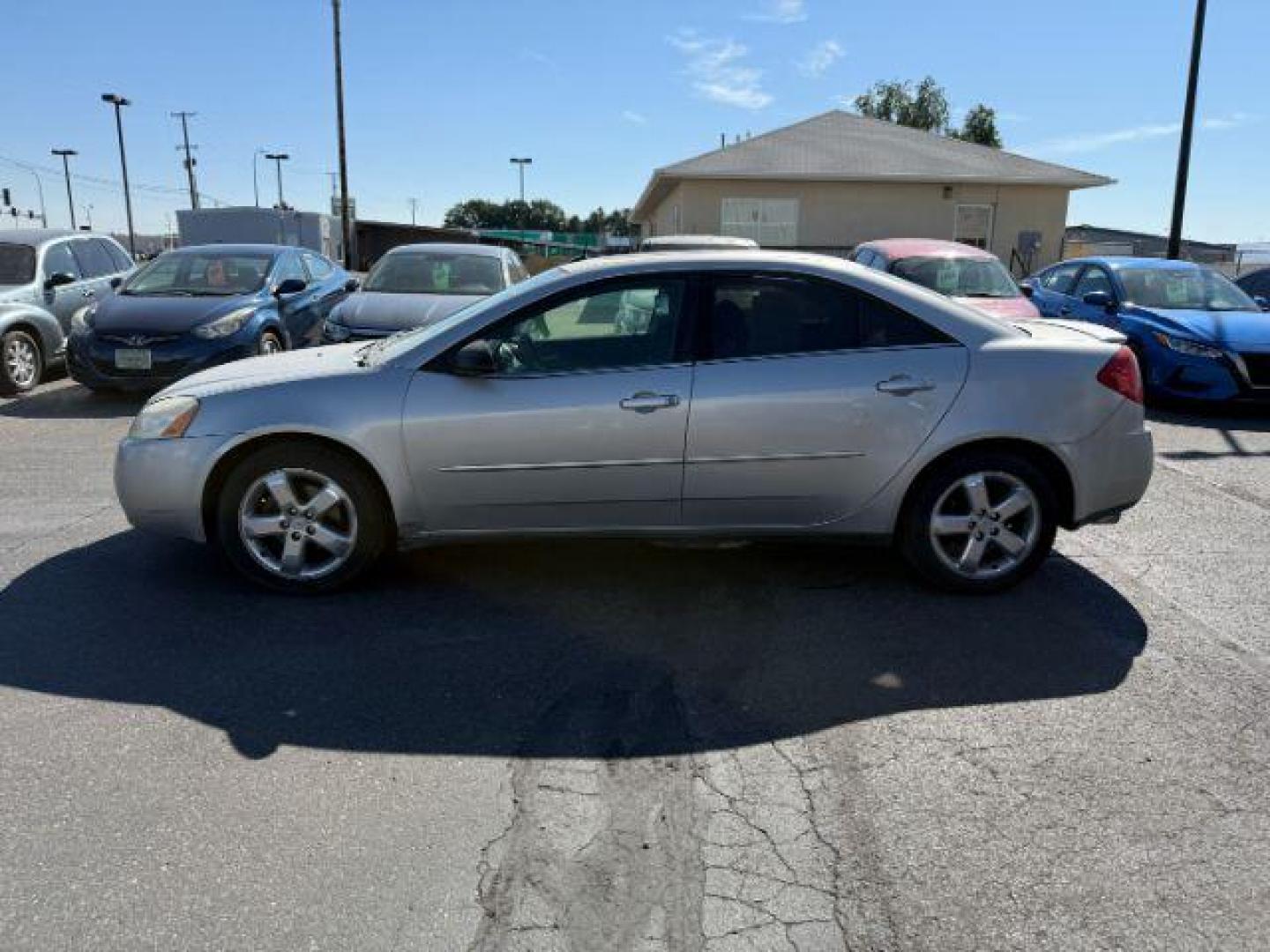 2005 GRAY /Ebony Pontiac G6 (1G2ZH528454) with an 35L V-6 regular unleaded engine, Automatic transmission, located at 1175 N Woodruff Ave, Idaho Falls, ID, 83401, 43.506901, -111.999657 - At Timberline Auto, finding a great deal on your next vehicle is always easy! Our experienced sales staff's goal is to help find you the right vehicle at the right price! Our knowledgeable finance department has options for almost any credit score. We offer extended service contract options to prote - Photo#21