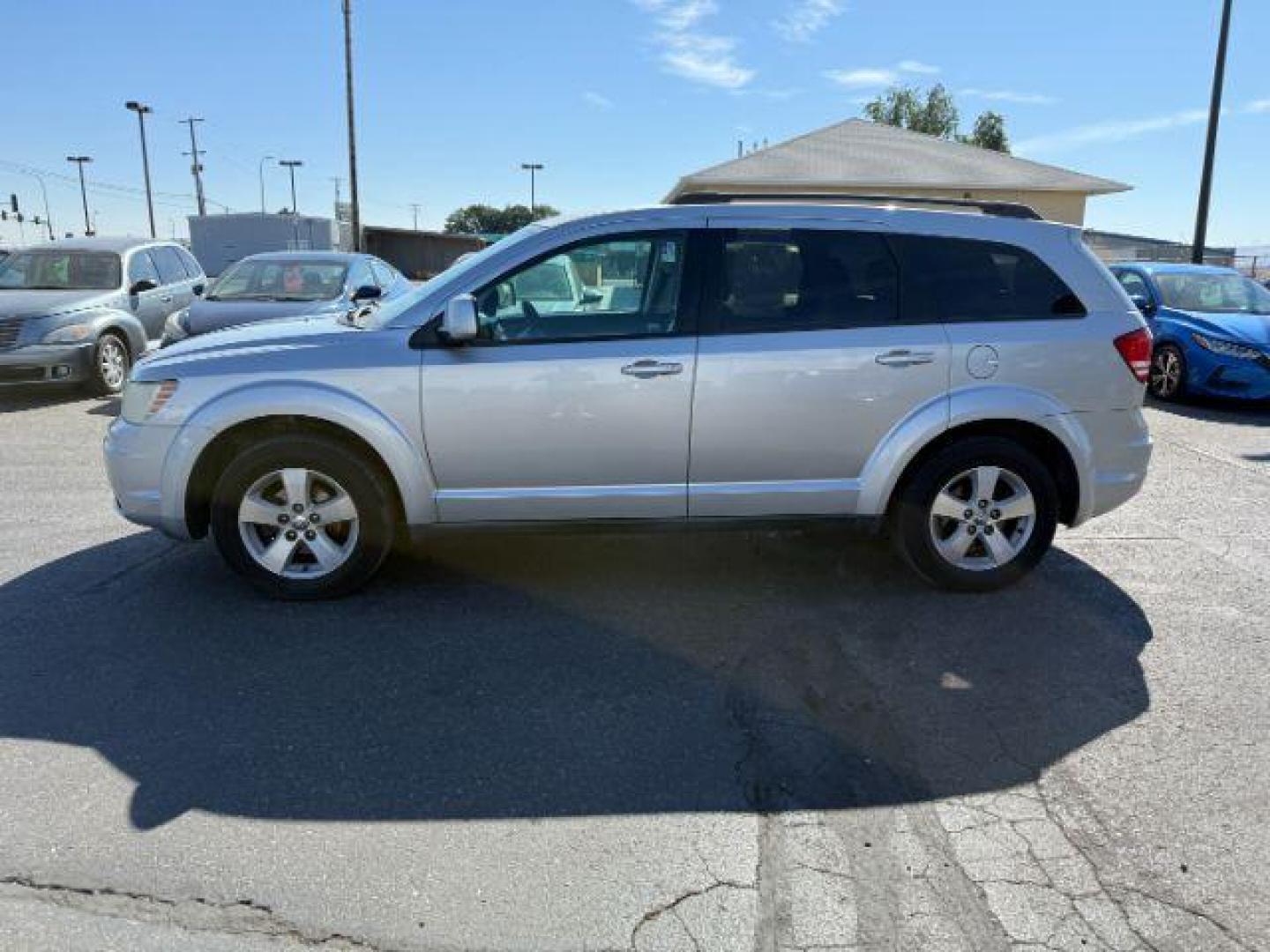 2009 SILVER /Dark Slate Gray/Light Graystone Dodge Journey (3D4GG57V89T) with an 35L V-6 regular unleaded engine, Automatic transmission, located at 1175 N Woodruff Ave, Idaho Falls, ID, 83401, 43.506901, -111.999657 - At Timberline Auto, finding a great deal on your next vehicle is always easy! Our experienced sales staff's goal is to help find you the right vehicle at the right price! Our knowledgeable finance department has options for almost any credit score. We offer extended service contract options to prote - Photo#21