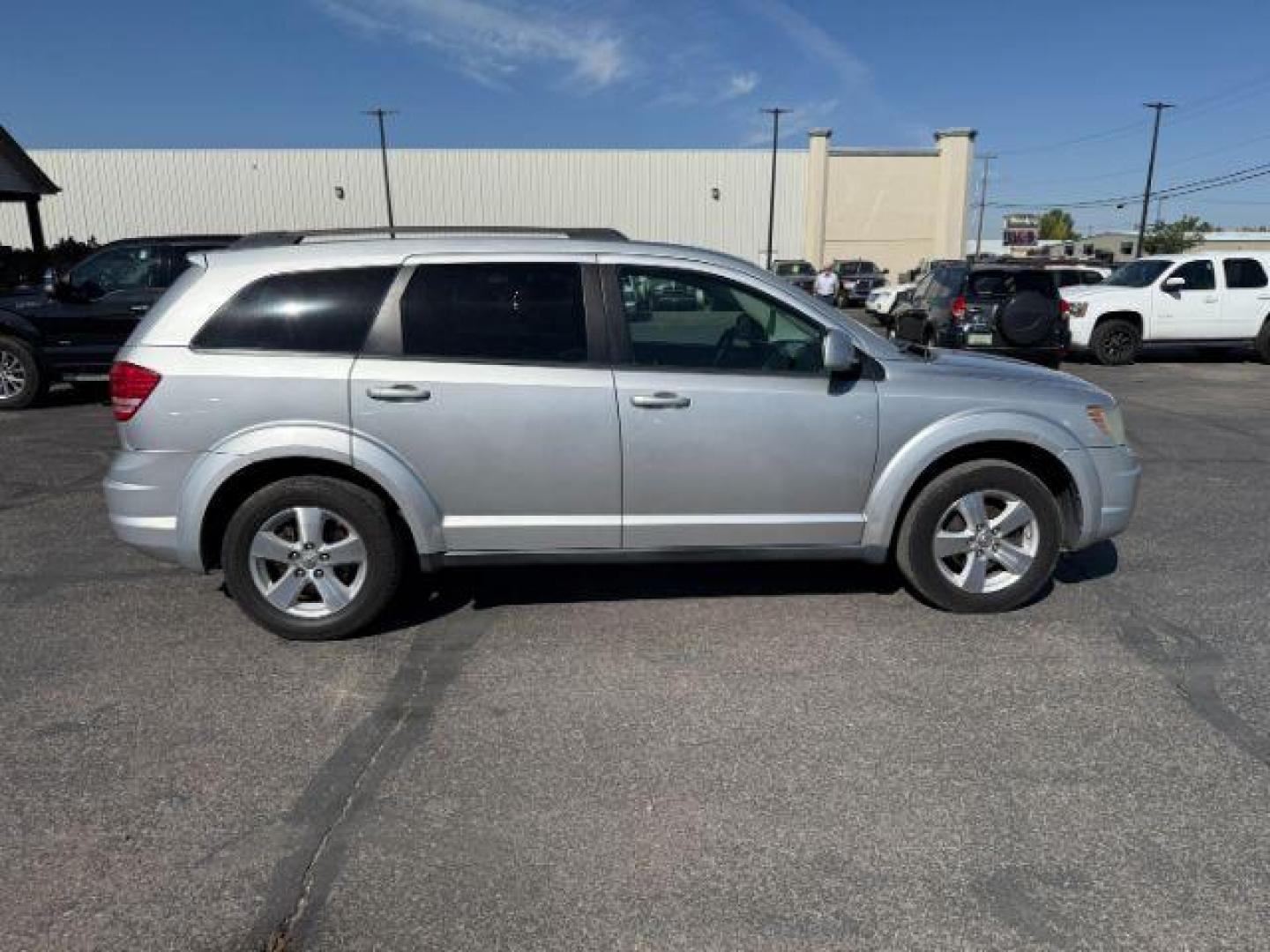 2009 SILVER /Dark Slate Gray/Light Graystone Dodge Journey (3D4GG57V89T) with an 35L V-6 regular unleaded engine, Automatic transmission, located at 1175 N Woodruff Ave, Idaho Falls, ID, 83401, 43.506901, -111.999657 - At Timberline Auto, finding a great deal on your next vehicle is always easy! Our experienced sales staff's goal is to help find you the right vehicle at the right price! Our knowledgeable finance department has options for almost any credit score. We offer extended service contract options to prote - Photo#26