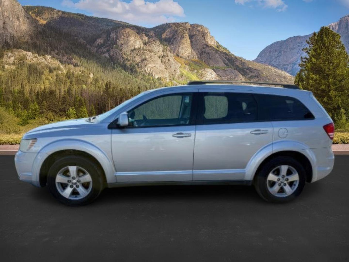 2009 SILVER /Dark Slate Gray/Light Graystone Dodge Journey (3D4GG57V89T) with an 35L V-6 regular unleaded engine, Automatic transmission, located at 1175 N Woodruff Ave, Idaho Falls, ID, 83401, 43.506901, -111.999657 - At Timberline Auto, finding a great deal on your next vehicle is always easy! Our experienced sales staff's goal is to help find you the right vehicle at the right price! Our knowledgeable finance department has options for almost any credit score. We offer extended service contract options to prote - Photo#1