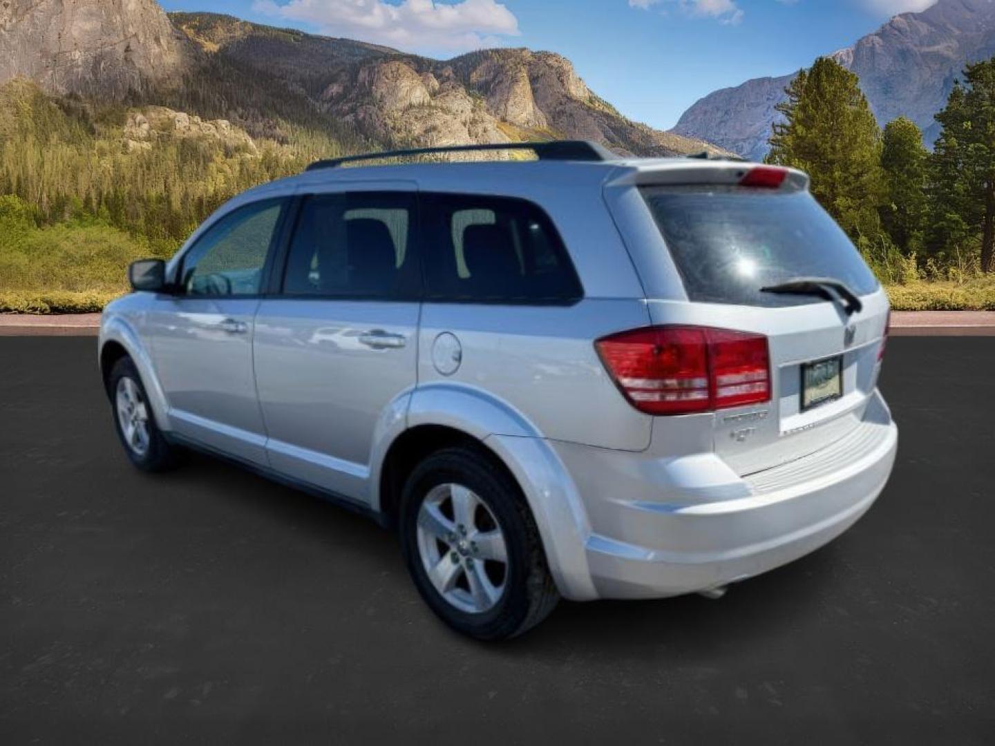 2009 SILVER /Dark Slate Gray/Light Graystone Dodge Journey (3D4GG57V89T) with an 35L V-6 regular unleaded engine, Automatic transmission, located at 1175 N Woodruff Ave, Idaho Falls, ID, 83401, 43.506901, -111.999657 - At Timberline Auto, finding a great deal on your next vehicle is always easy! Our experienced sales staff's goal is to help find you the right vehicle at the right price! Our knowledgeable finance department has options for almost any credit score. We offer extended service contract options to prote - Photo#2