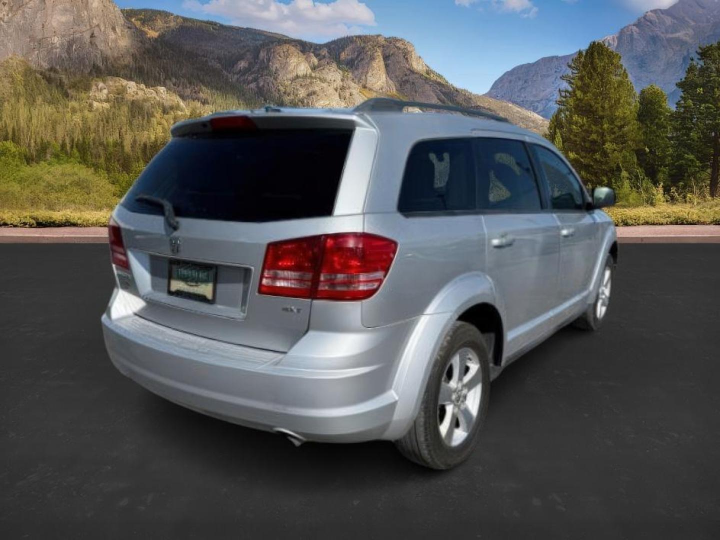 2009 SILVER /Dark Slate Gray/Light Graystone Dodge Journey (3D4GG57V89T) with an 35L V-6 regular unleaded engine, Automatic transmission, located at 1175 N Woodruff Ave, Idaho Falls, ID, 83401, 43.506901, -111.999657 - At Timberline Auto, finding a great deal on your next vehicle is always easy! Our experienced sales staff's goal is to help find you the right vehicle at the right price! Our knowledgeable finance department has options for almost any credit score. We offer extended service contract options to prote - Photo#5