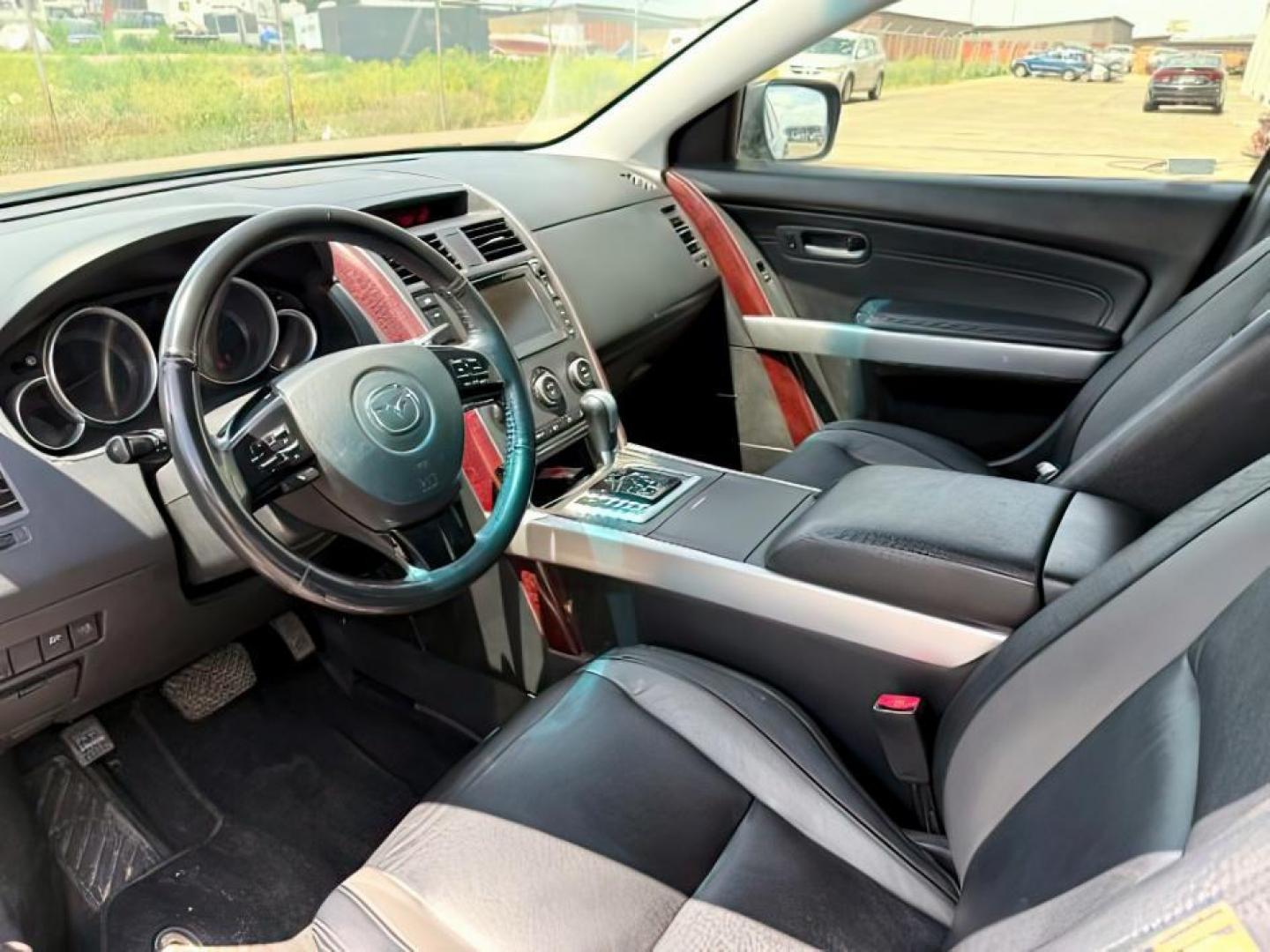2008 Brilliant Black Clearcoat /Black Mazda CX-9 Grand Touring (JM3TB38A680) with an 3.7L V-6 DOHC engine, AUTOMATIC transmission, located at 1235 N Woodruff Ave., Idaho Falls, 83401, (208) 523-1053, 43.507172, -112.000488 - At Timberline Auto, finding a great deal on your next vehicle is always easy! Our experienced sales staff's goal is to help find you the right vehicle at the right price! Our knowledgeable finance department has options for almost any credit score. We offer extended service contract options to prote - Photo#12