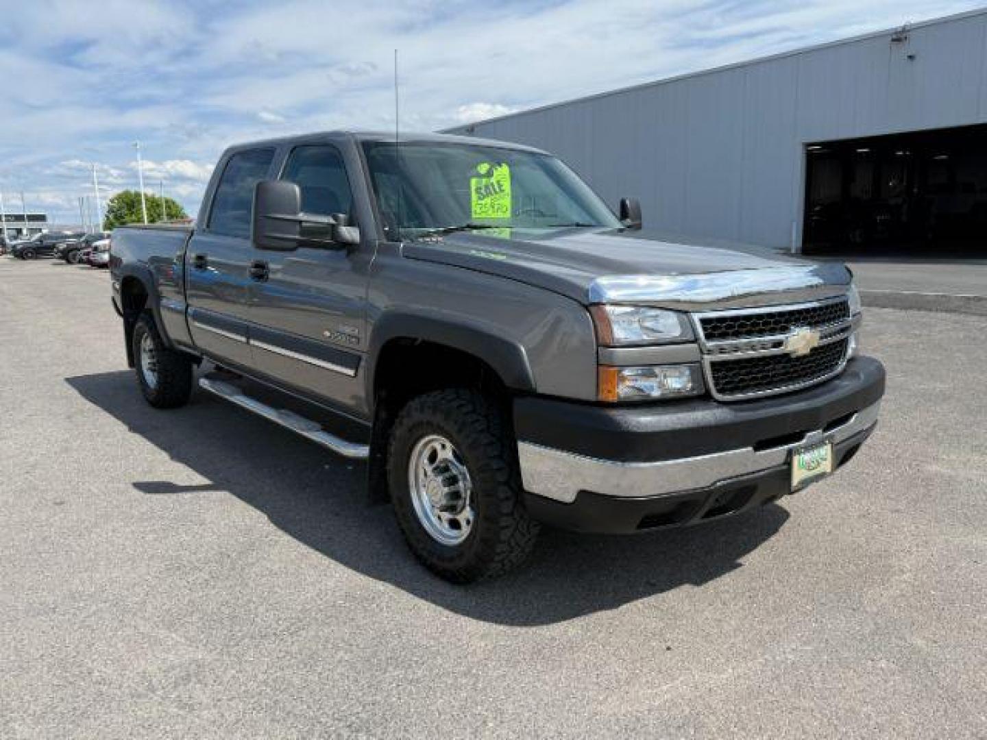 2006 GRAY /CLOTH Chevrolet Silverado 2500HD LS (1GCHK23DX6F) with an 6.6 engine, AUTOMATIC transmission, located at 1235 N Woodruff Ave., Idaho Falls, 83401, (208) 523-1053, 43.507172, -112.000488 - At Timberline Auto, finding a great deal on your next vehicle is always easy! Our experienced sales staff's goal is to help find you the right vehicle at the right price! Our knowledgeable finance department has options for almost any credit score. We offer extended service contract options to prote - Photo#27