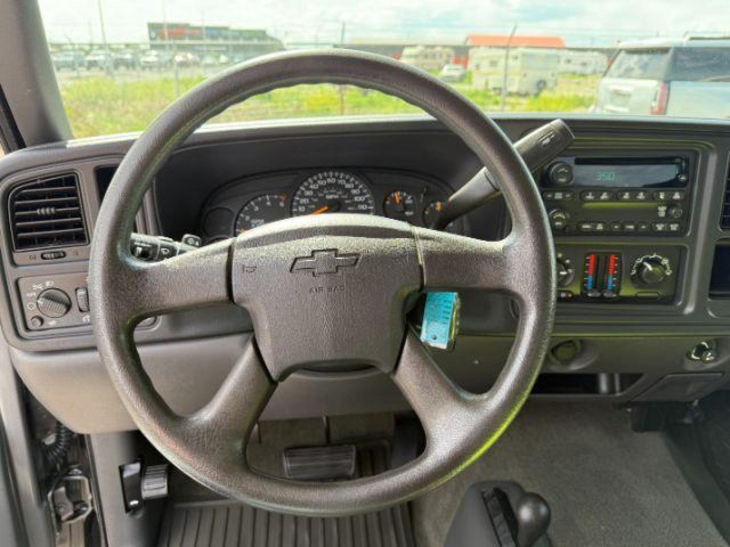 2006 GRAY /CLOTH Chevrolet Silverado 2500HD LS (1GCHK23DX6F) with an 6.6 engine, AUTOMATIC transmission, located at 1235 N Woodruff Ave., Idaho Falls, 83401, (208) 523-1053, 43.507172, -112.000488 - At Timberline Auto, finding a great deal on your next vehicle is always easy! Our experienced sales staff's goal is to help find you the right vehicle at the right price! Our knowledgeable finance department has options for almost any credit score. We offer extended service contract options to prote - Photo#32